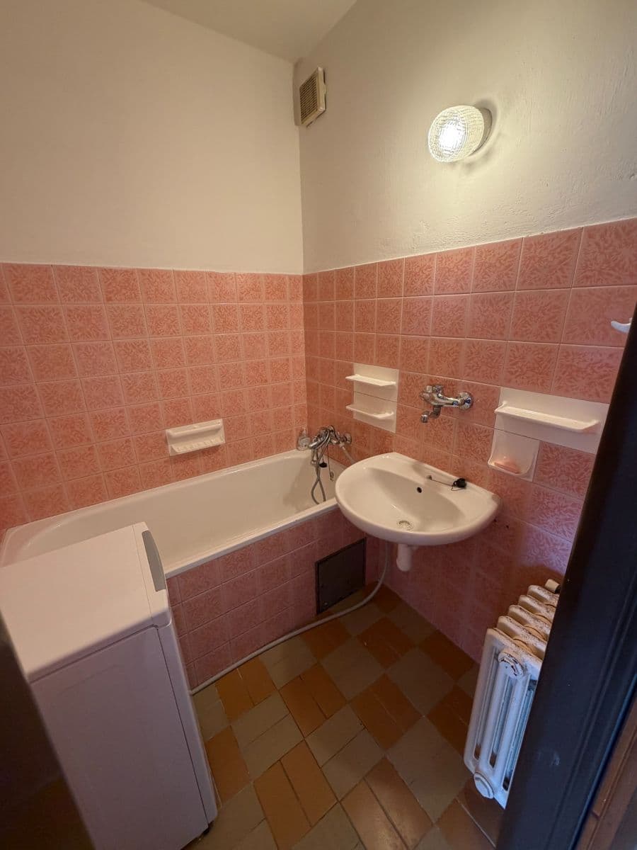 Predaj bytu 3-izbový 72 m², Plzeňská, Praha, Praha Predaj bytu 3-izbový 72 m², Plzeňská, Praha, Praha