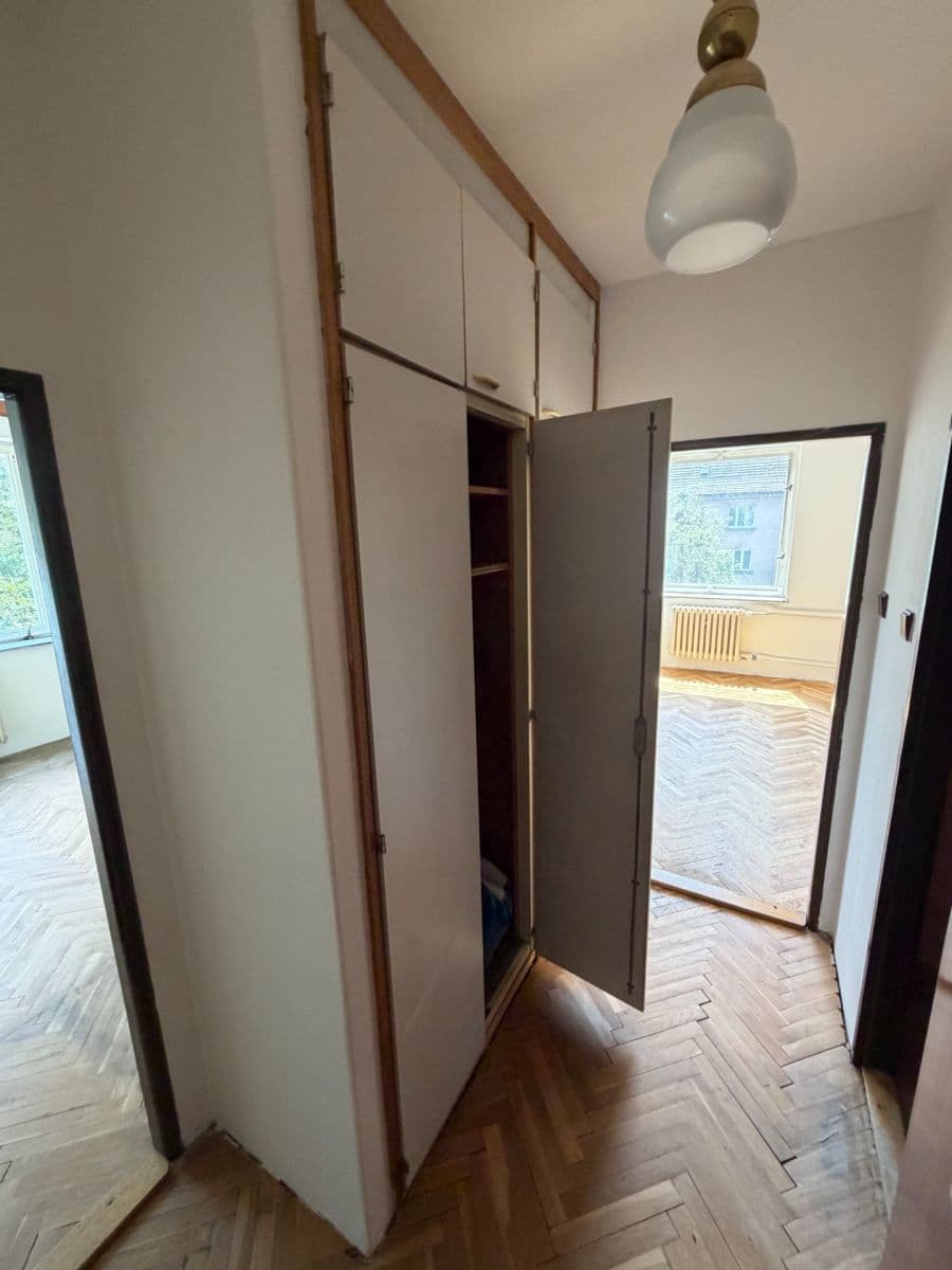 Predaj bytu 3-izbový 72 m², Plzeňská, Praha, Praha Predaj bytu 3-izbový 72 m², Plzeňská, Praha, Praha