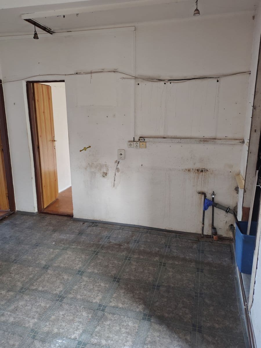 Predaj domu 260 m², pozemok 3.645 m², Kladenská, Lhota, Středočeský kraj Predaj domu 260 m², pozemok 3.645 m², Kladenská, Lhota, Středočeský kraj