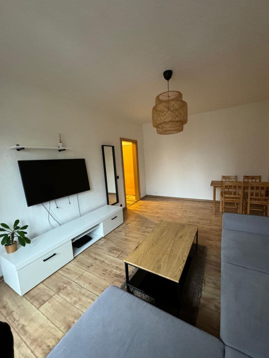Prenájom bytu 2-izbový 55 m², Vrchlického, Jihlava, Kraj Vysočina Prenájom bytu 2-izbový 55 m², Vrchlického, Jihlava, Kraj Vysočina