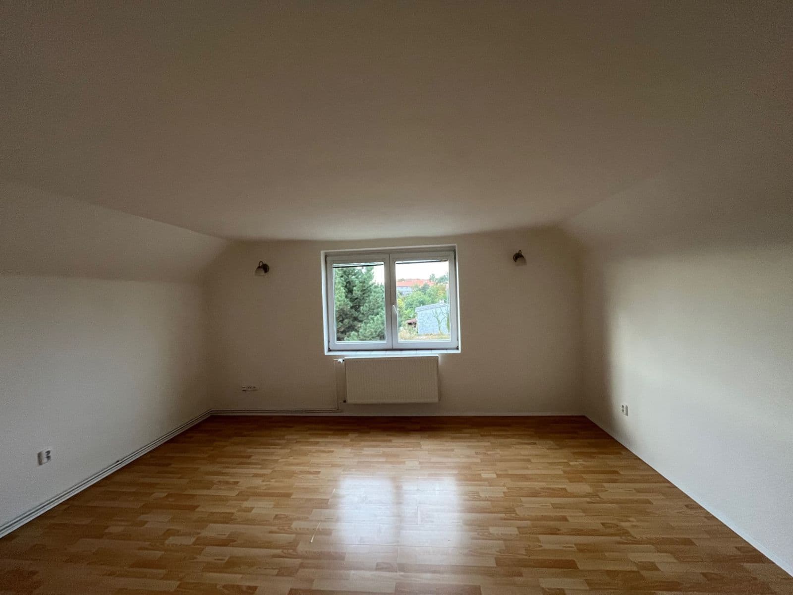 Prenájom bytu 1-izbový 30 m², Písková, Praha, Praha Prenájom bytu 1-izbový 30 m², Písková, Praha, Praha