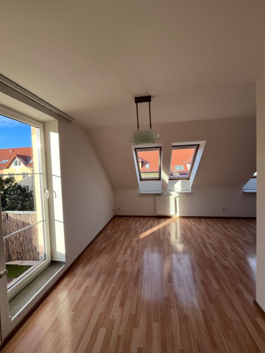 Prenájom bytu 2-izbový 72 m², Dlouhá, Tišnov, Jihomoravský kraj Prenájom bytu 2-izbový 72 m², Dlouhá, Tišnov, Jihomoravský kraj