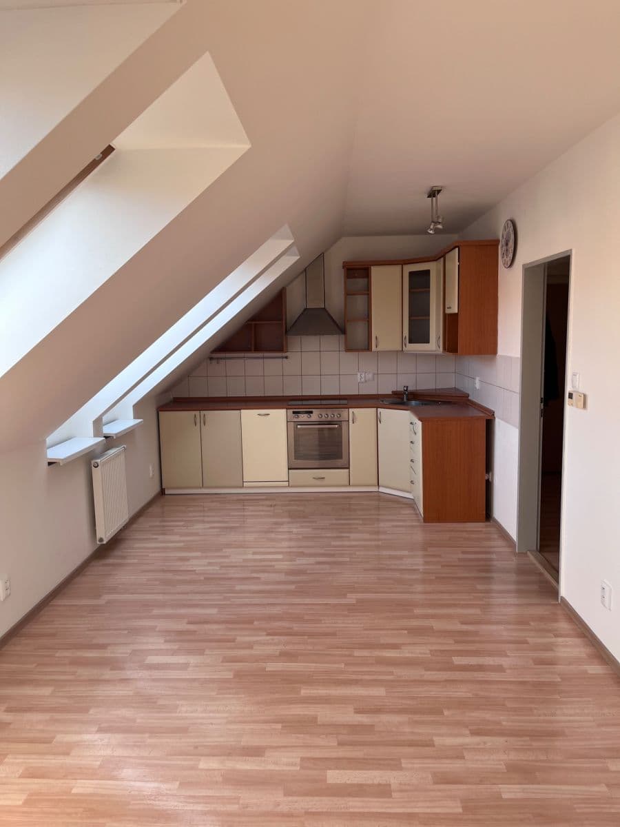 Prenájom bytu 2-izbový 72 m², Dlouhá, Tišnov, Jihomoravský kraj Prenájom bytu 2-izbový 72 m², Dlouhá, Tišnov, Jihomoravský kraj