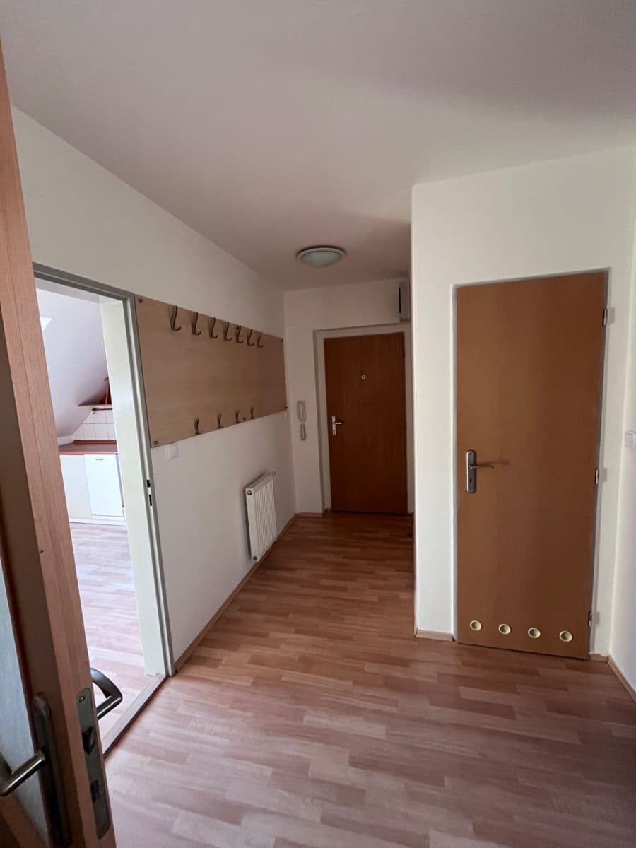 Prenájom bytu 2-izbový 72 m², Dlouhá, Tišnov, Jihomoravský kraj Prenájom bytu 2-izbový 72 m², Dlouhá, Tišnov, Jihomoravský kraj