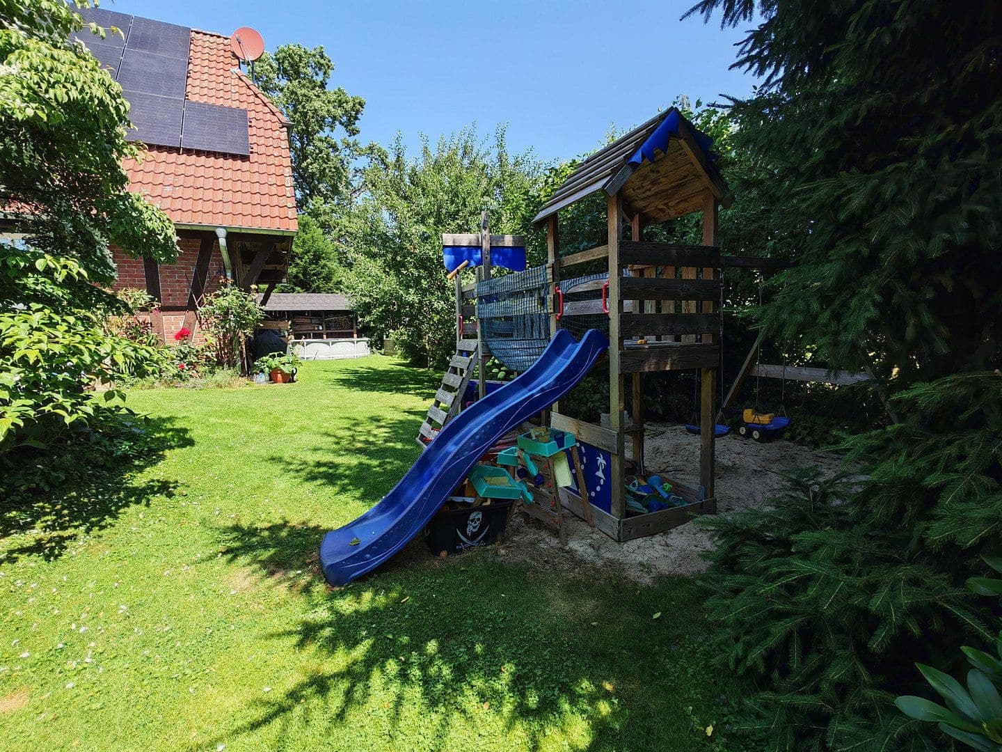 Predaj domu 135 m², pozemok 808 m², Burgdorf, Dolné Sasko Predaj domu 135 m², pozemok 808 m², Burgdorf, Dolné Sasko