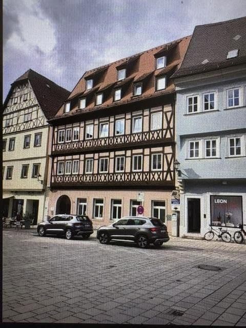 Prenájom bytu 5-izbový 169 m², Ochsenfurt, Bavorsko Prenájom bytu 5-izbový 169 m², Ochsenfurt, Bavorsko