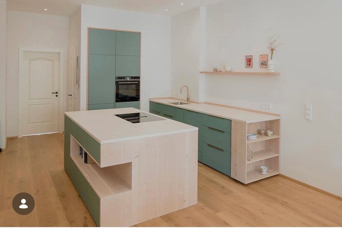Prenájom bytu 3-izbový 152 m², Regensburg, Bavorsko Prenájom bytu 3-izbový 152 m², Regensburg, Bavorsko