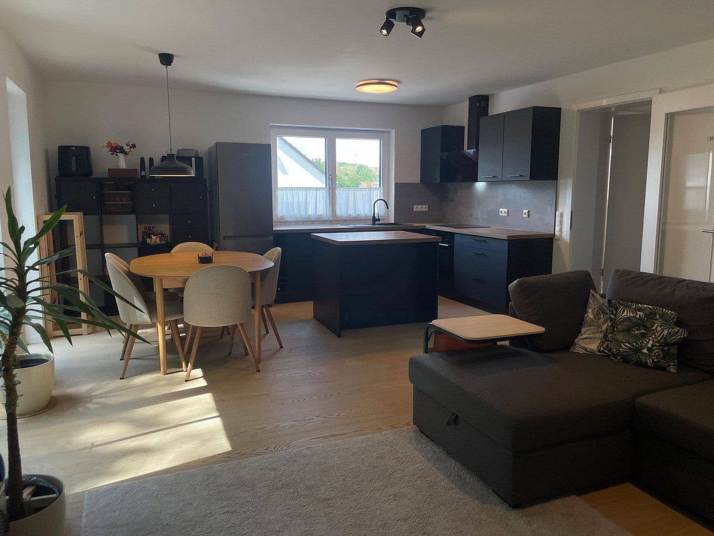 Prenájom bytu 3-izbový 81 m², Nelkenweg 12, Langenbach, Bavorsko Prenájom bytu 3-izbový 81 m², Nelkenweg 12, Langenbach, Bavorsko