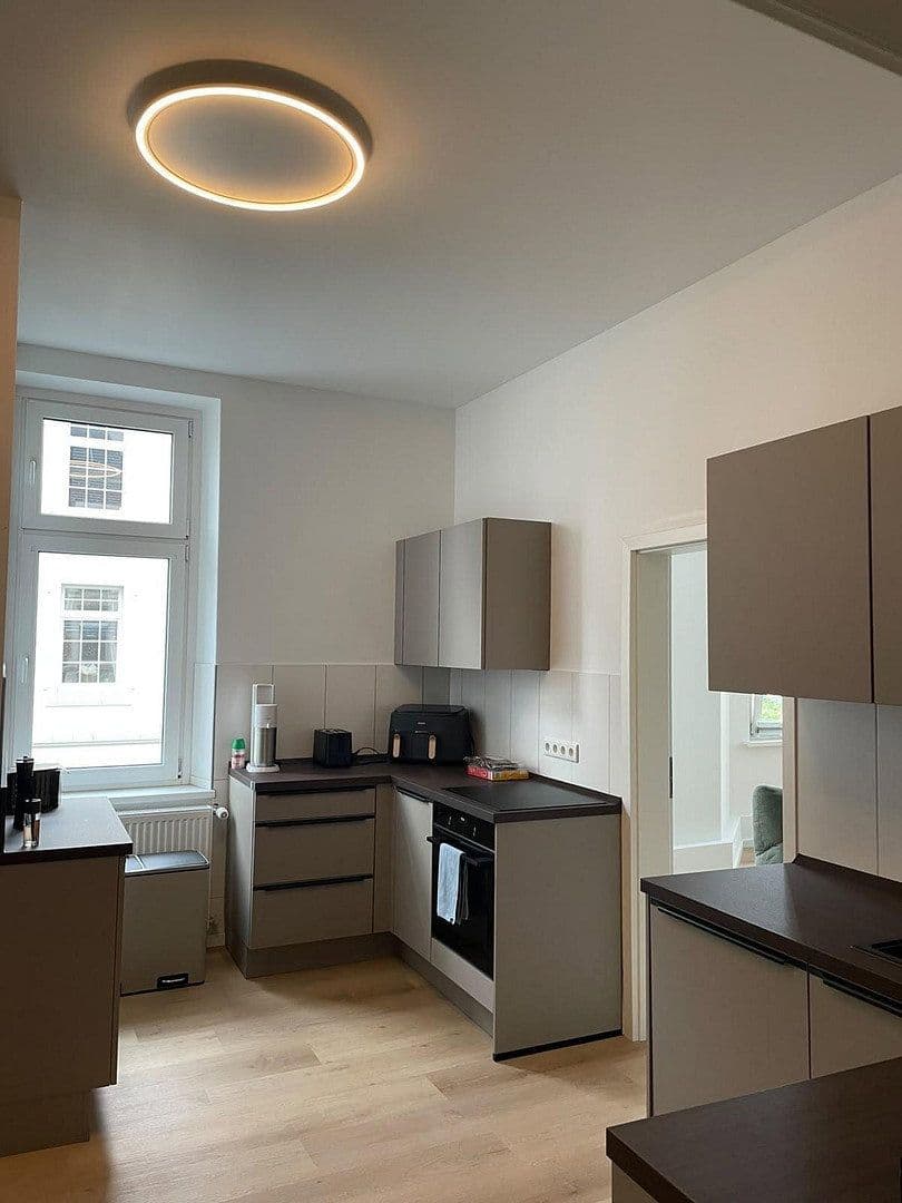 Prenájom bytu 5-izbový 127 m², Wuppertal, Severné Porýnie - Westfálsko Prenájom bytu 5-izbový 127 m², Wuppertal, Severné Porýnie - Westfálsko