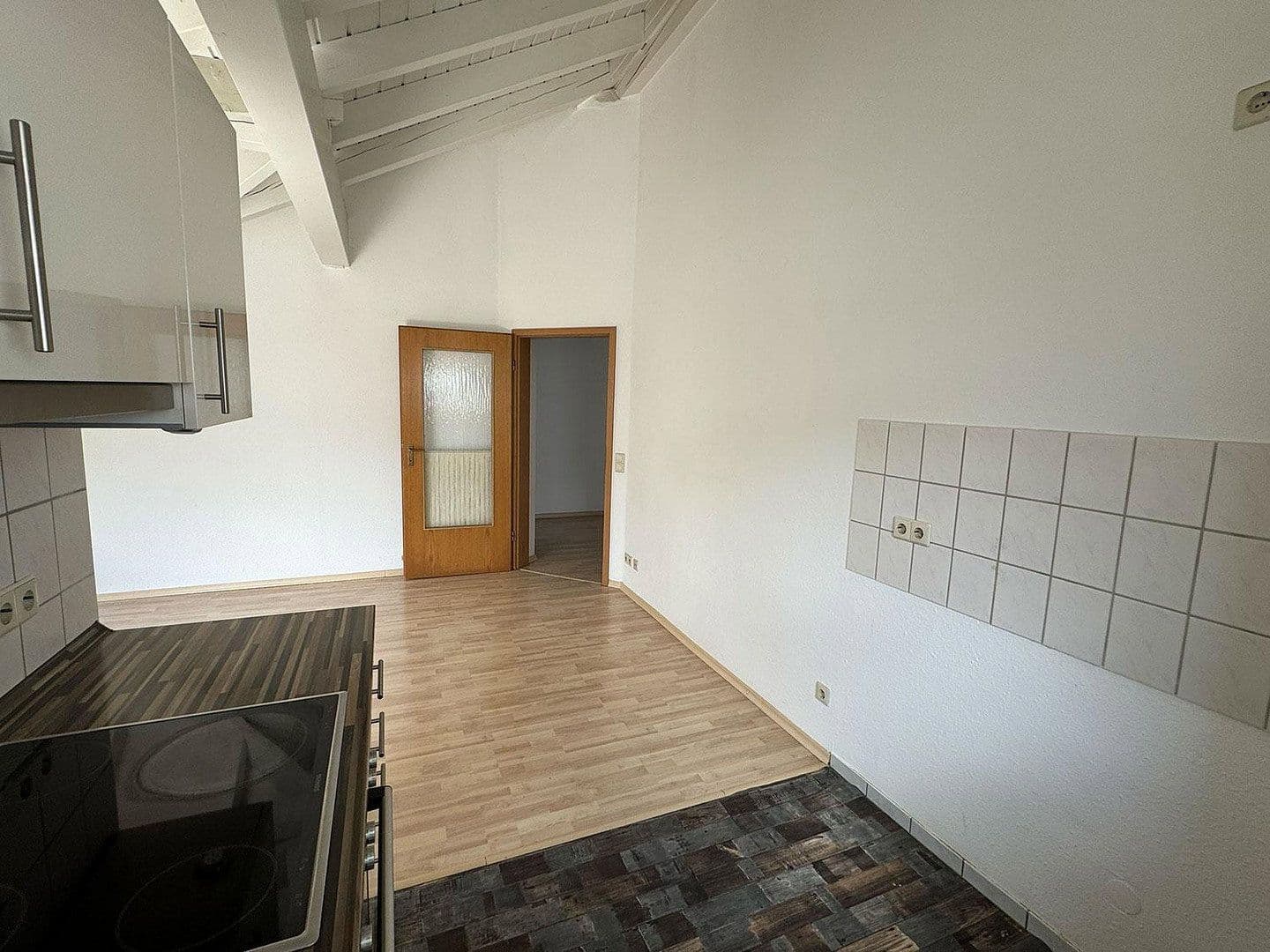 Prenájom bytu 3-izbový 64 m², Hohlweg 14, Cleebronn, Bádensko-Wurttembersko Prenájom bytu 3-izbový 64 m², Hohlweg 14, Cleebronn, Bádensko-Wurttembersko