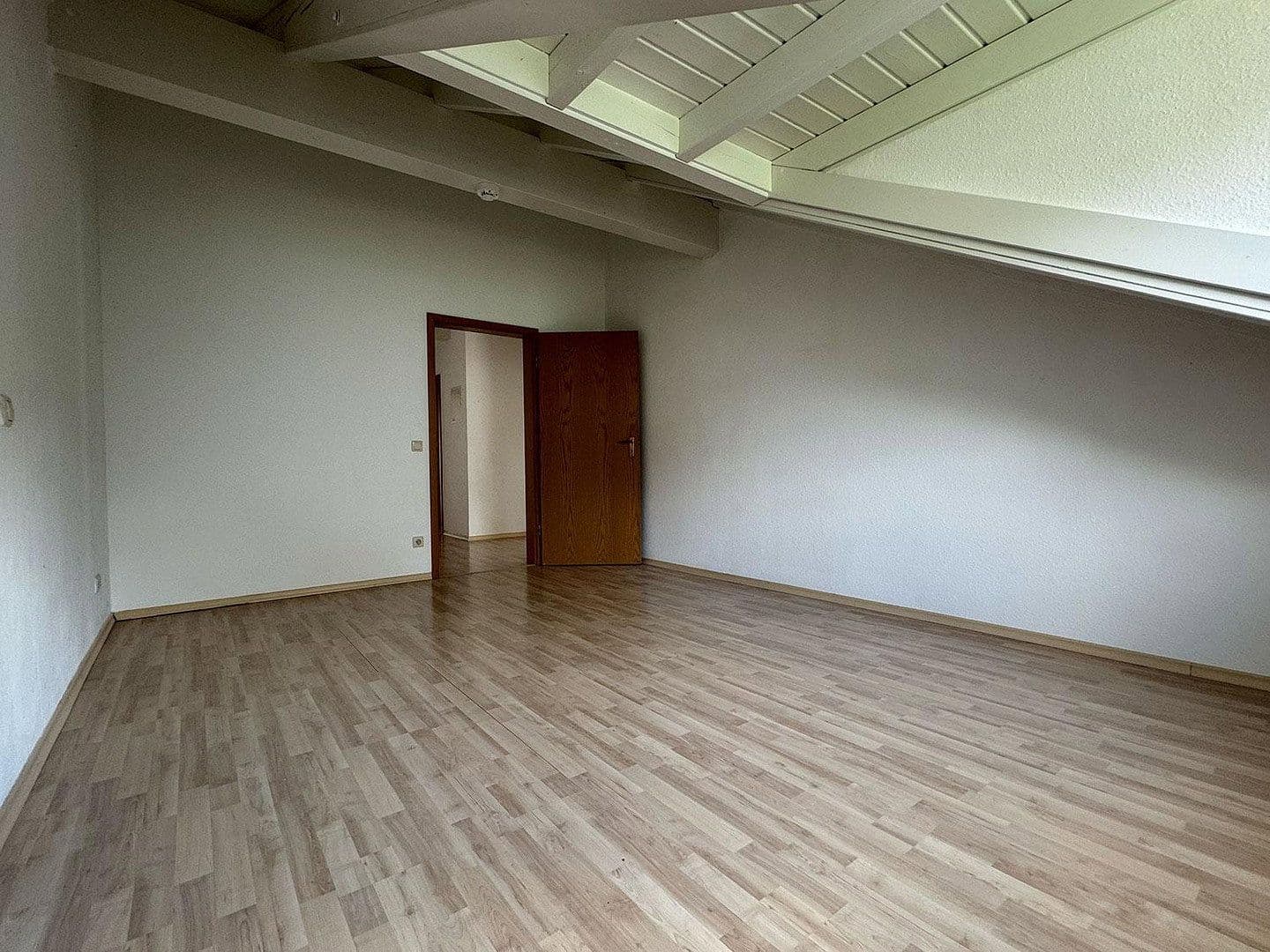 Prenájom bytu 3-izbový 64 m², Hohlweg 14, Cleebronn, Bádensko-Wurttembersko Prenájom bytu 3-izbový 64 m², Hohlweg 14, Cleebronn, Bádensko-Wurttembersko