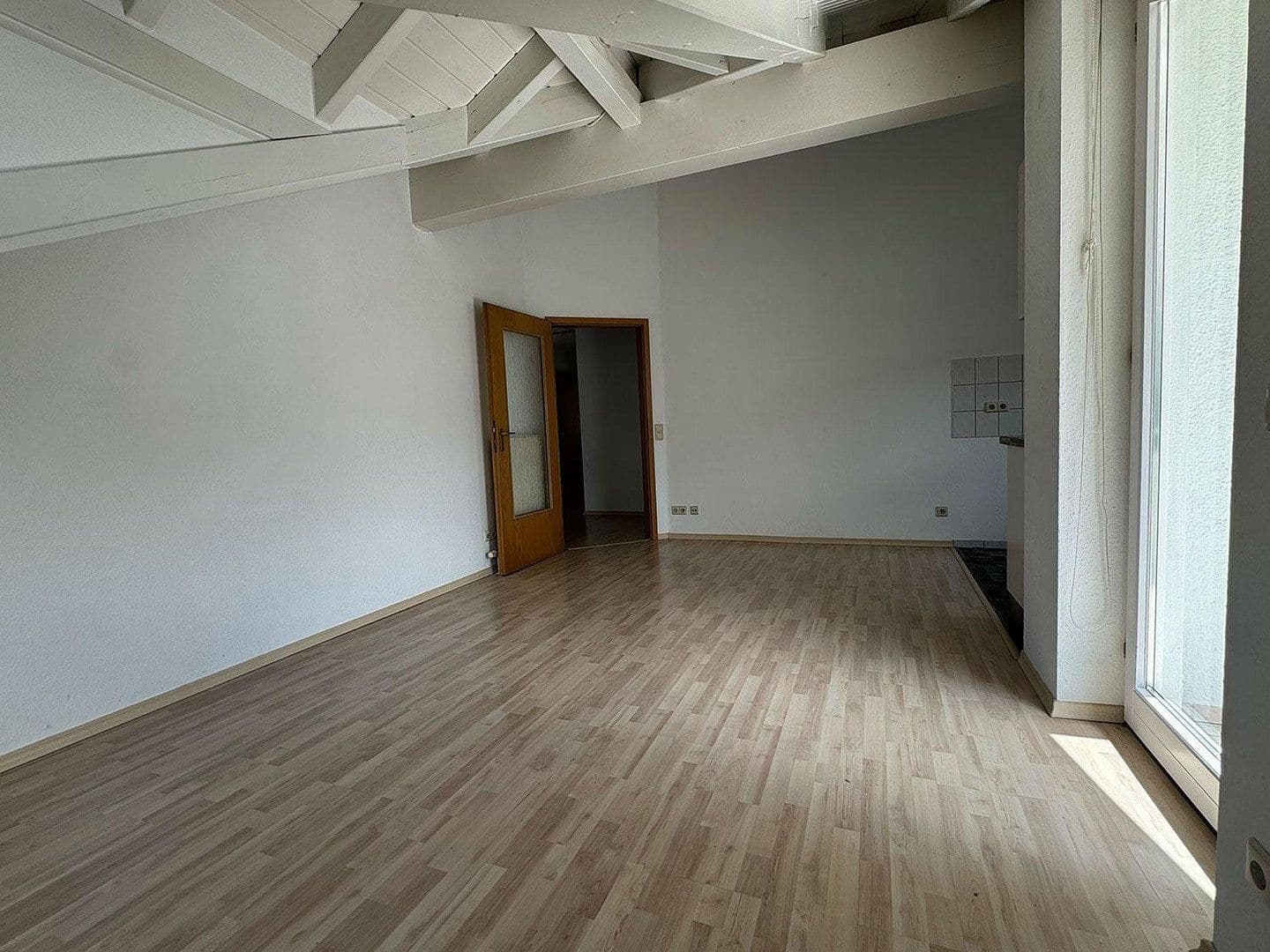 Prenájom bytu 3-izbový 64 m², Hohlweg 14, Cleebronn, Bádensko-Wurttembersko Prenájom bytu 3-izbový 64 m², Hohlweg 14, Cleebronn, Bádensko-Wurttembersko