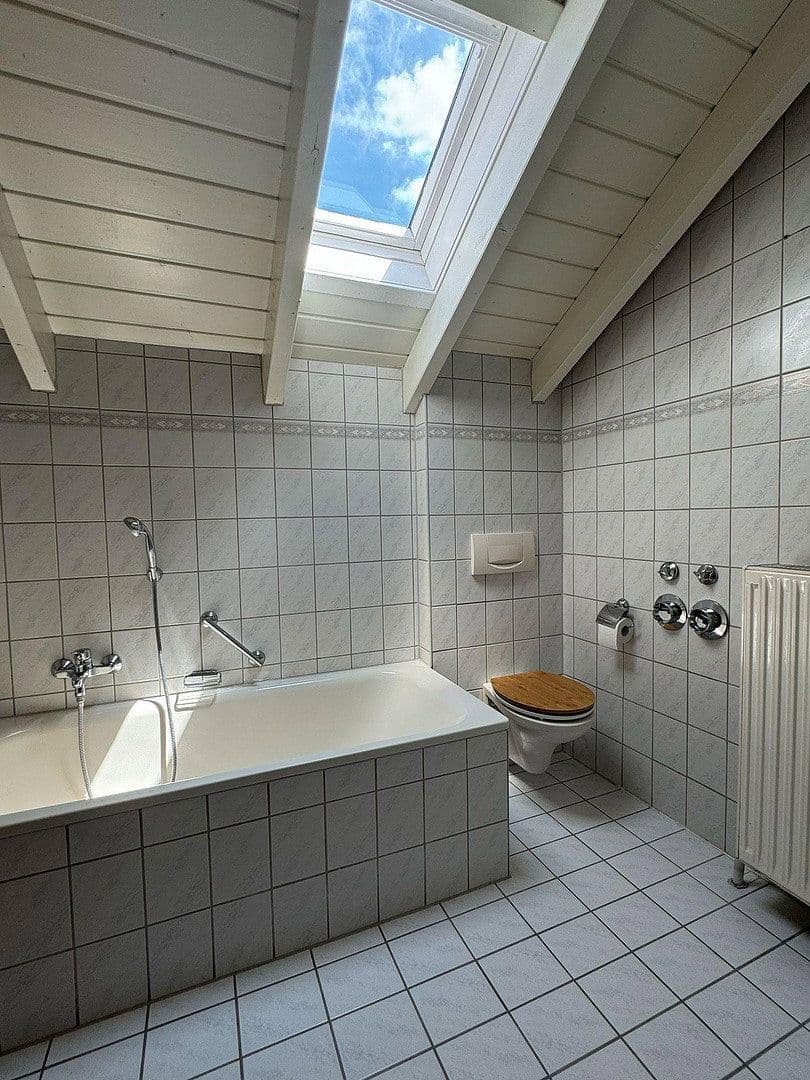 Prenájom bytu 3-izbový 64 m², Hohlweg 14, Cleebronn, Bádensko-Wurttembersko Prenájom bytu 3-izbový 64 m², Hohlweg 14, Cleebronn, Bádensko-Wurttembersko