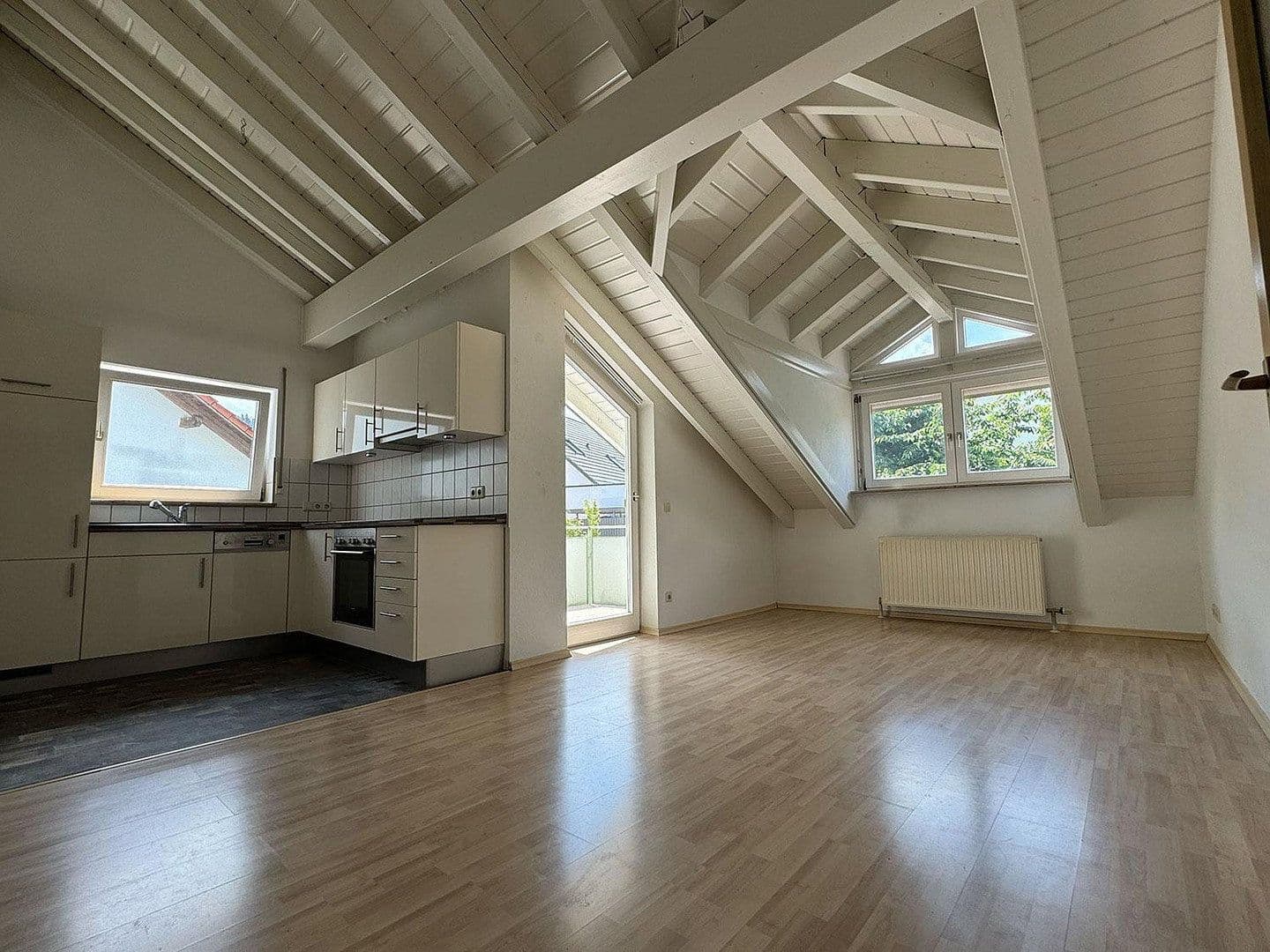 Prenájom bytu 3-izbový 64 m², Hohlweg 14, Cleebronn, Bádensko-Wurttembersko Prenájom bytu 3-izbový 64 m², Hohlweg 14, Cleebronn, Bádensko-Wurttembersko