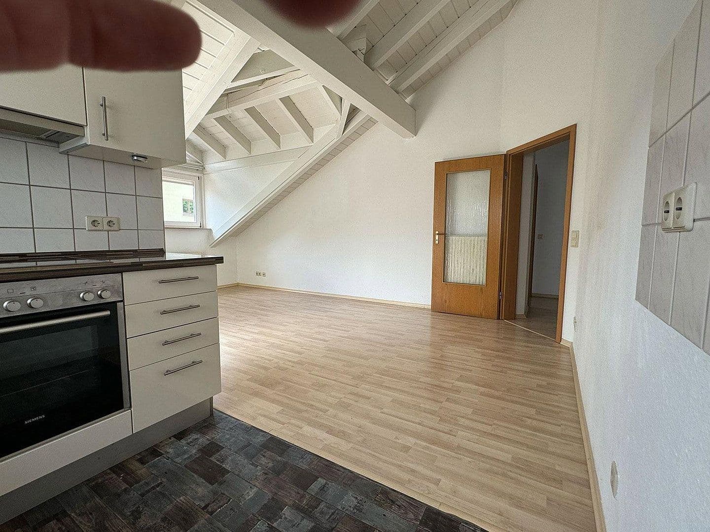 Prenájom bytu 3-izbový 64 m², Hohlweg 14, Cleebronn, Bádensko-Wurttembersko Prenájom bytu 3-izbový 64 m², Hohlweg 14, Cleebronn, Bádensko-Wurttembersko
