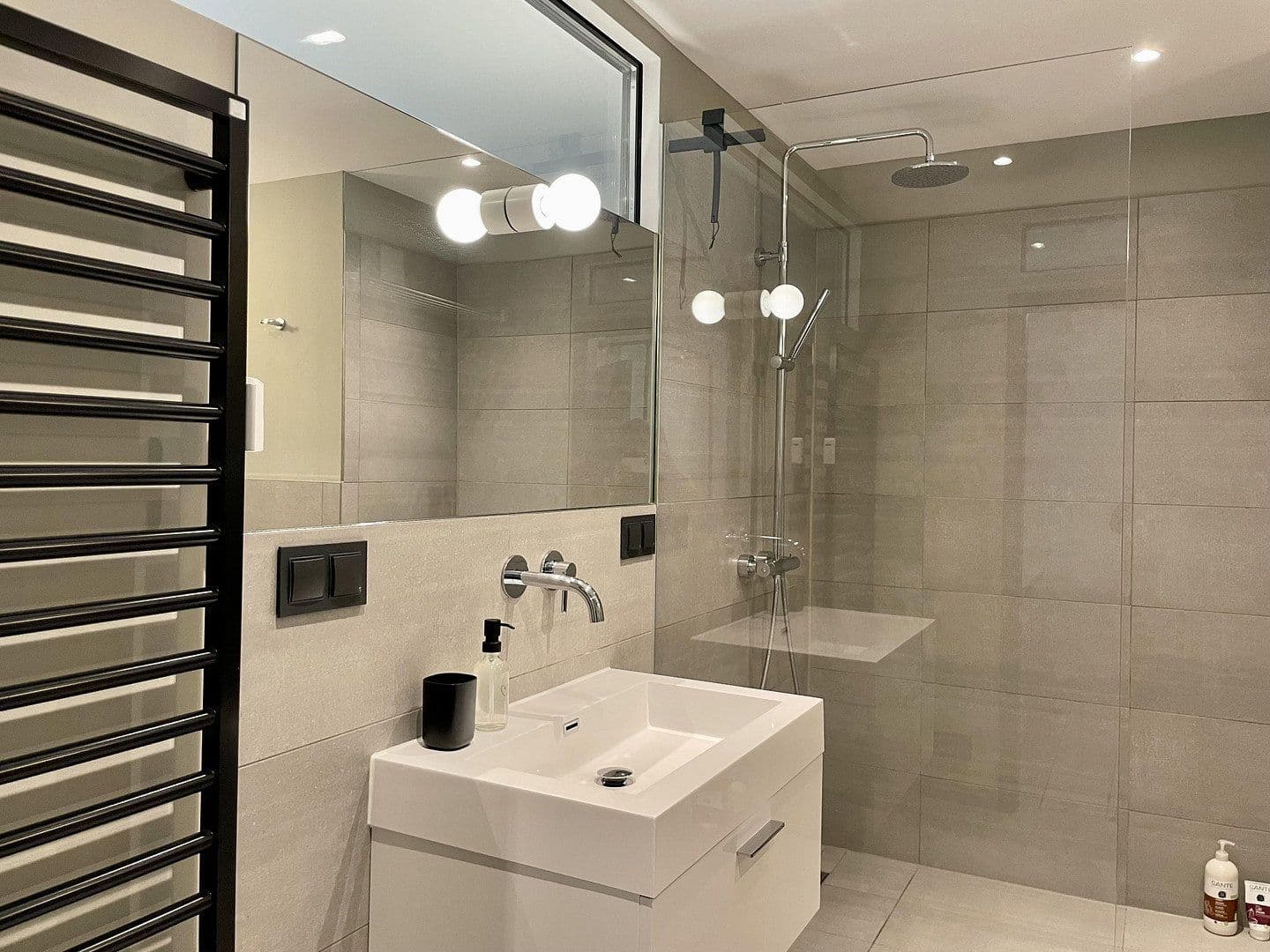 Predaj bytu 1-izbový 35 m², Yorckstr. 61, Berlin, Berlín Predaj bytu 1-izbový 35 m², Yorckstr. 61, Berlin, Berlín
