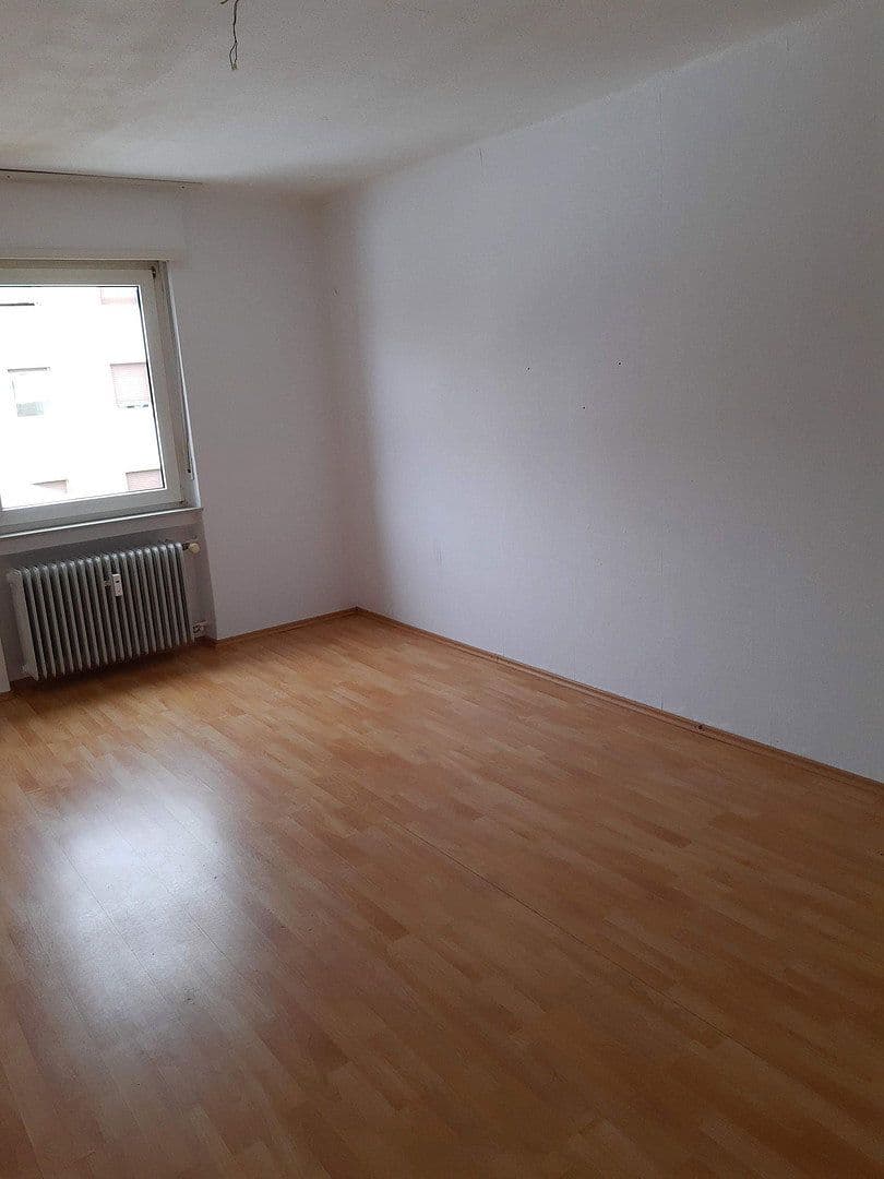 Prenájom bytu 4-izbový 107 m², Zweibrücken, Porýnie-Falcko Prenájom bytu 4-izbový 107 m², Zweibrücken, Porýnie-Falcko