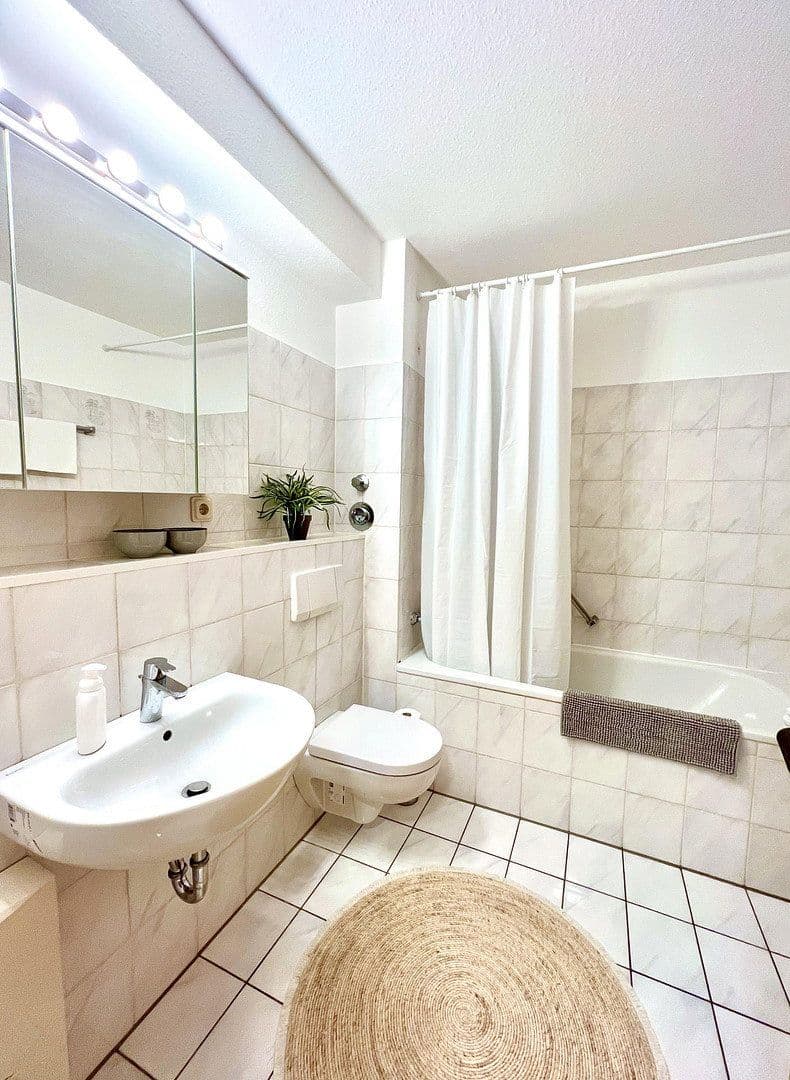 Prenájom bytu 1-izbový 45 m², Ratingen, Severné Porýnie - Westfálsko Prenájom bytu 1-izbový 45 m², Ratingen, Severné Porýnie - Westfálsko