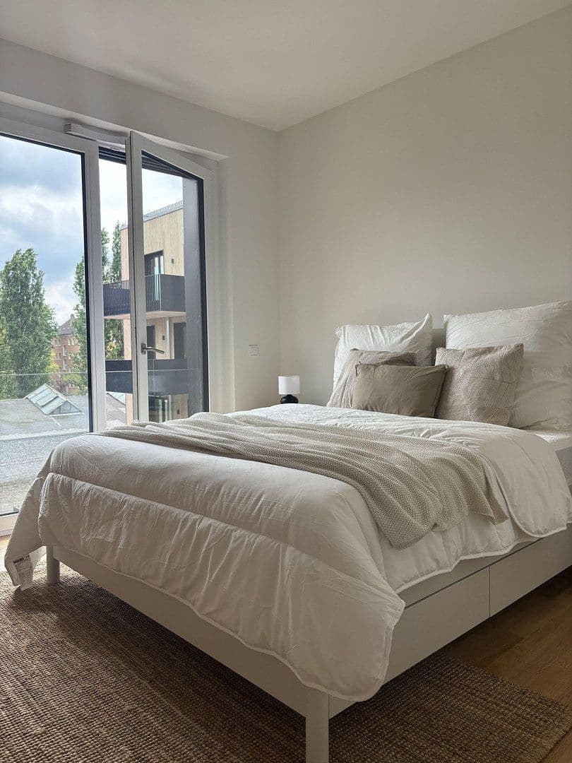 Prenájom bytu 2-izbový 56 m², Berlin, Berlín Prenájom bytu 2-izbový 56 m², Berlin, Berlín
