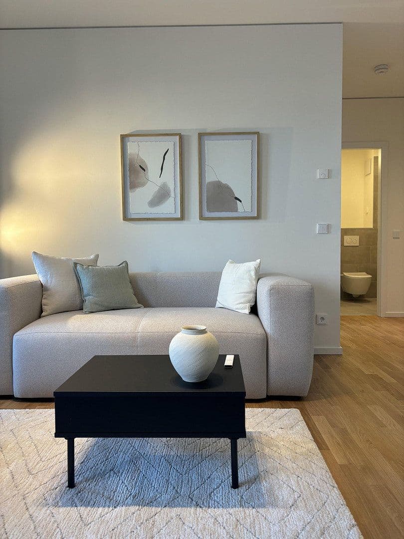 Prenájom bytu 2-izbový 56 m², Berlin, Berlín Prenájom bytu 2-izbový 56 m², Berlin, Berlín