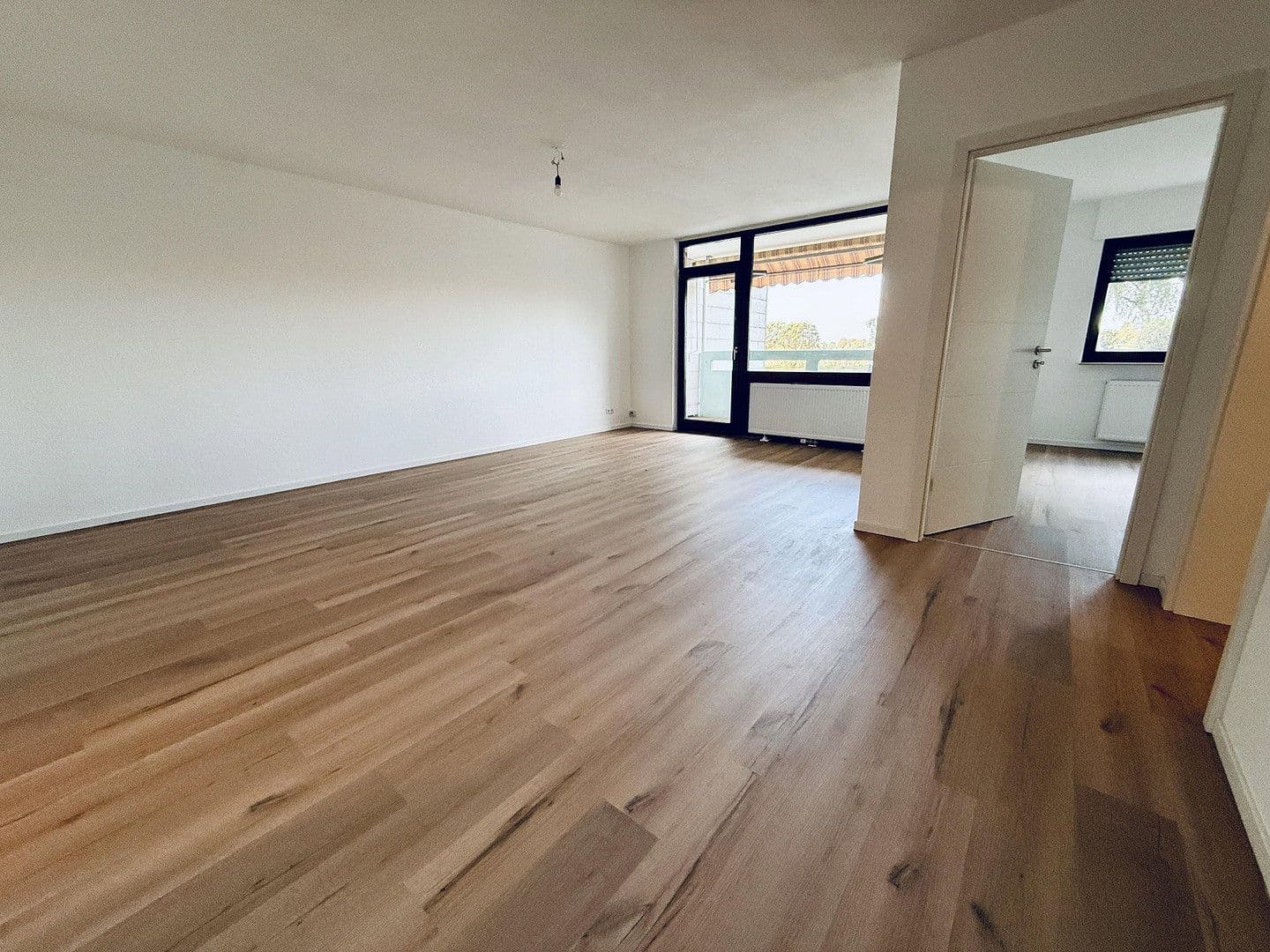 Prenájom bytu 2-izbový 67 m², Schriesheimer Str. 2B, Heddesheim, Bádensko-Wurttembersko Prenájom bytu 2-izbový 67 m², Schriesheimer Str. 2B, Heddesheim, Bádensko-Wurttembersko