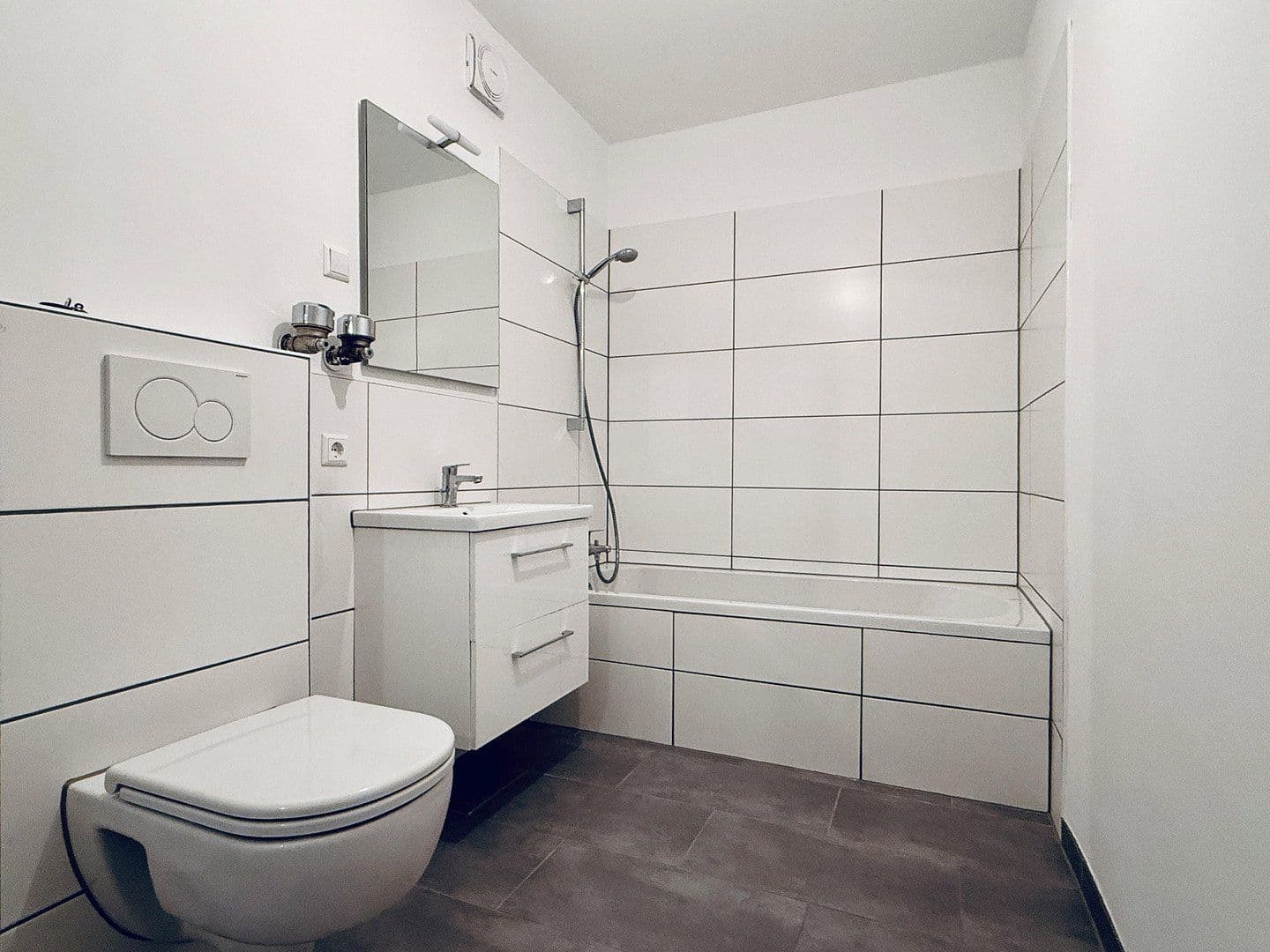 Prenájom bytu 2-izbový 67 m², Schriesheimer Str. 2B, Heddesheim, Bádensko-Wurttembersko Prenájom bytu 2-izbový 67 m², Schriesheimer Str. 2B, Heddesheim, Bádensko-Wurttembersko