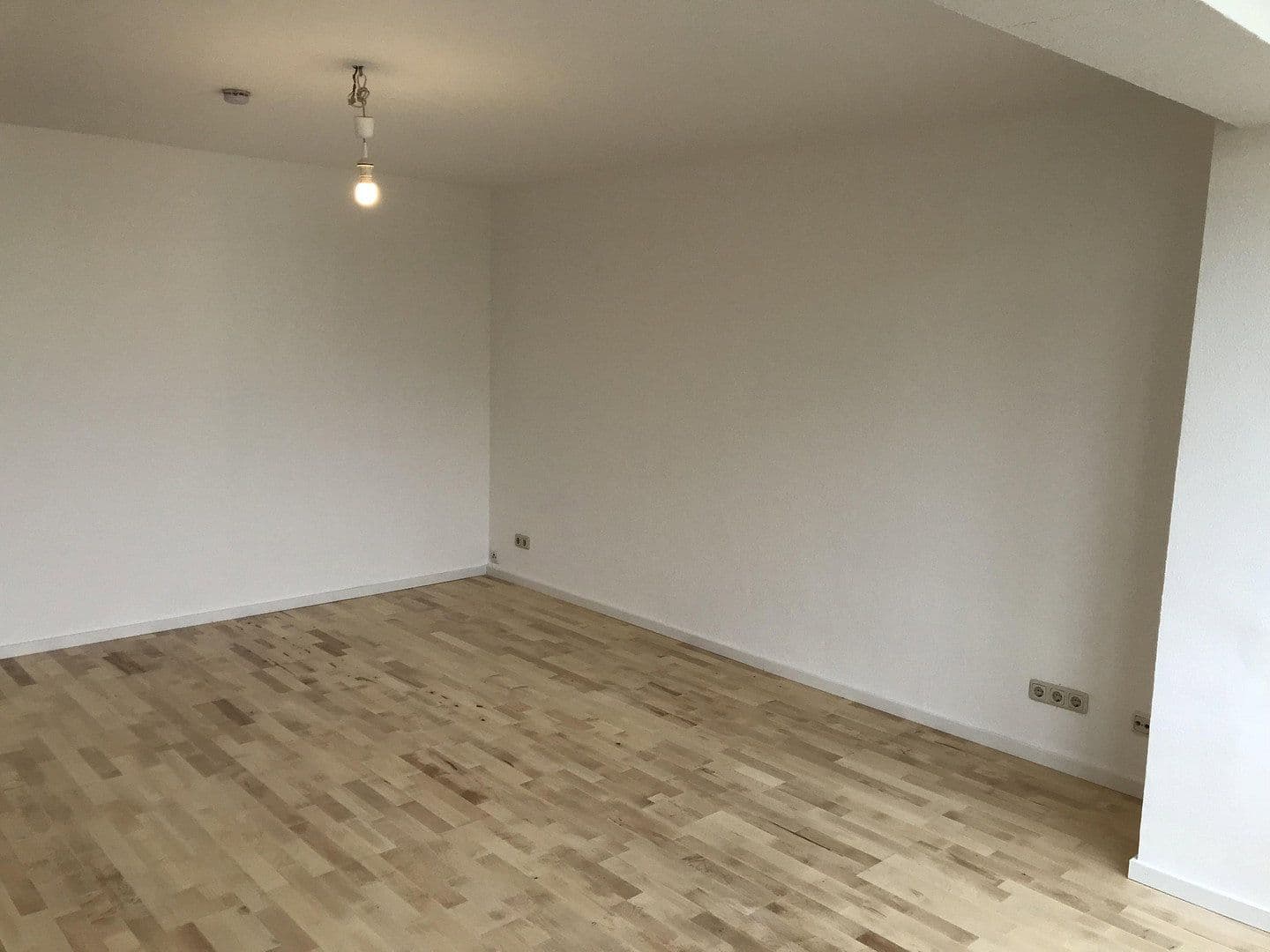 Prenájom bytu 1-izbový 34 m², Hügelstraße 251, Frankfurt am Main, Hesensko Prenájom bytu 1-izbový 34 m², Hügelstraße 251, Frankfurt am Main, Hesensko