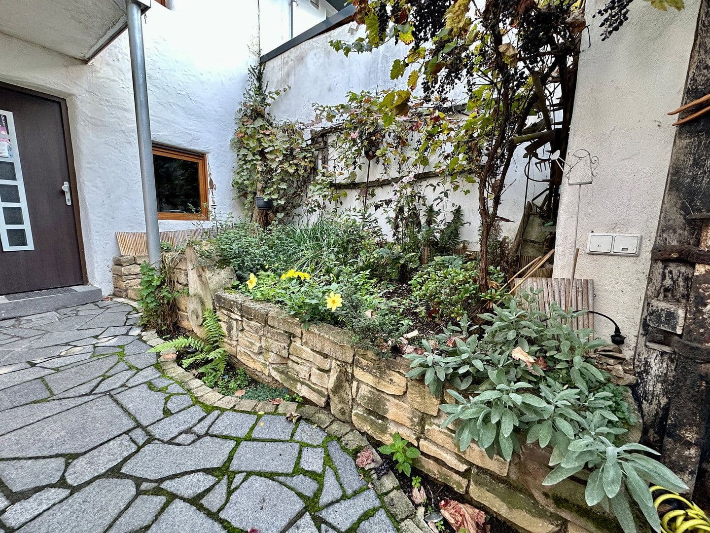 Prenájom nebytového priestoru 100 m², Hauptstraße 5, Kettig, Porýnie-Falcko Prenájom nebytového priestoru 100 m², Hauptstraße 5, Kettig, Porýnie-Falcko