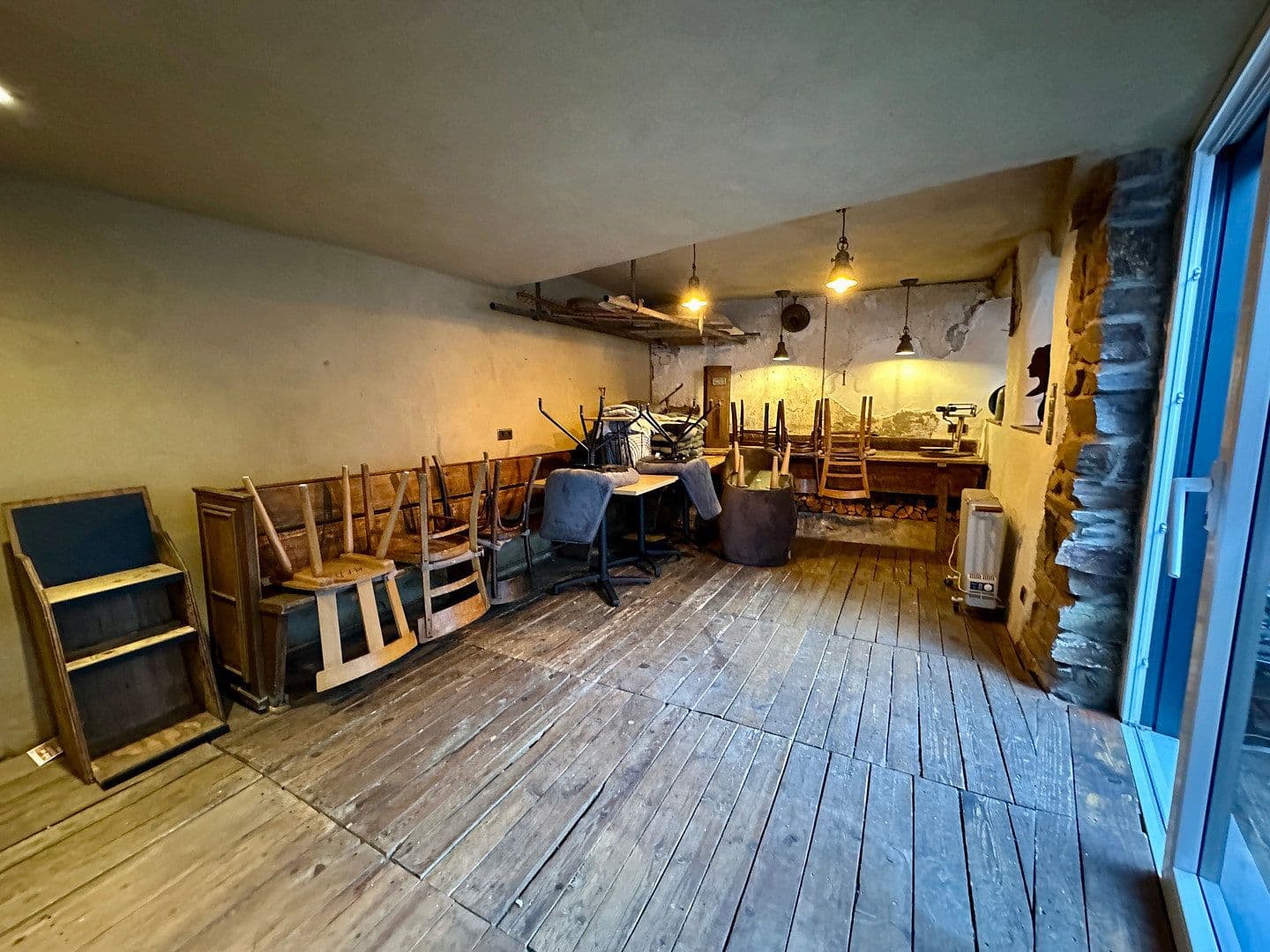 Prenájom nebytového priestoru 100 m², Hauptstraße 5, Kettig, Porýnie-Falcko Prenájom nebytového priestoru 100 m², Hauptstraße 5, Kettig, Porýnie-Falcko