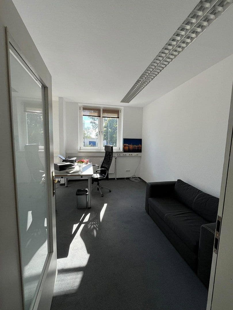 Prenájom kancelárie 16 m², Wentorf bei Hamburg, Šlezvicko-Holštajnsko Prenájom kancelárie 16 m², Wentorf bei Hamburg, Šlezvicko-Holštajnsko