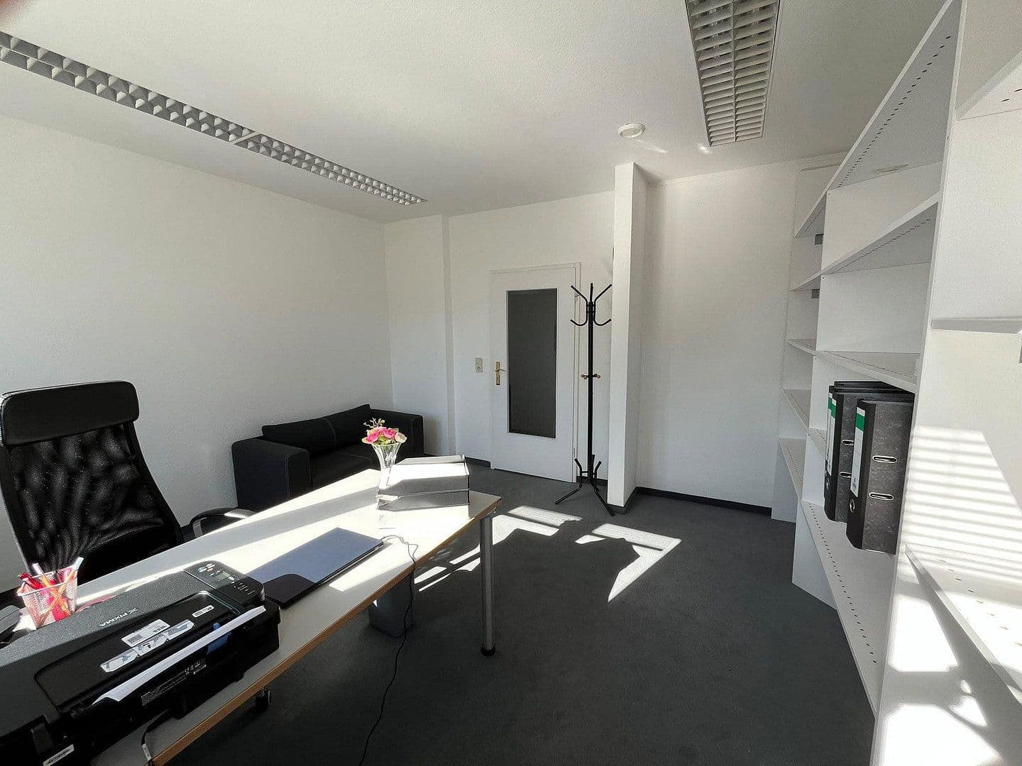 Prenájom kancelárie 16 m², Wentorf bei Hamburg, Šlezvicko-Holštajnsko Prenájom kancelárie 16 m², Wentorf bei Hamburg, Šlezvicko-Holštajnsko