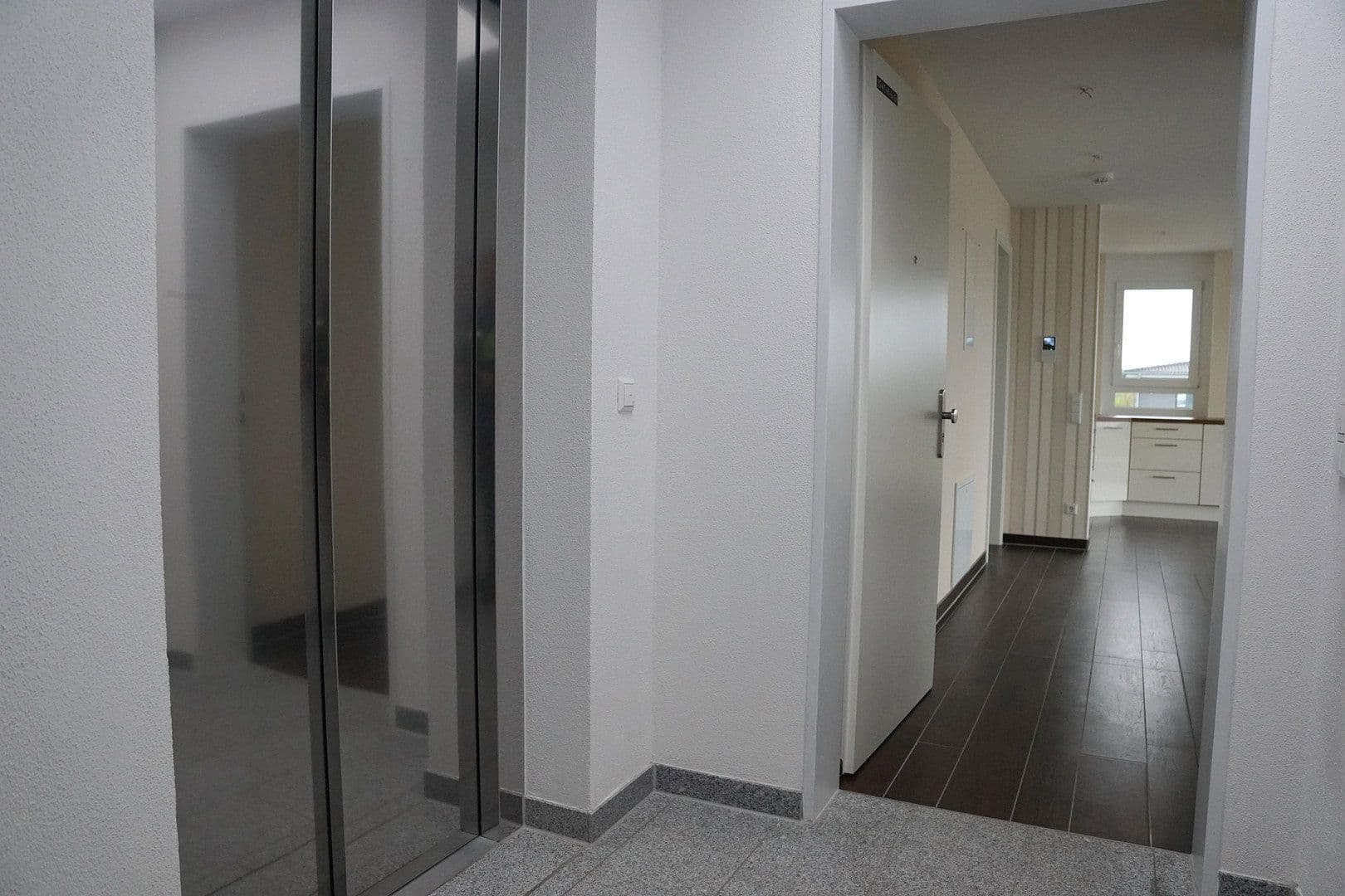Prenájom bytu 2-izbový 84 m², Markdorf, Bádensko-Wurttembersko Prenájom bytu 2-izbový 84 m², Markdorf, Bádensko-Wurttembersko