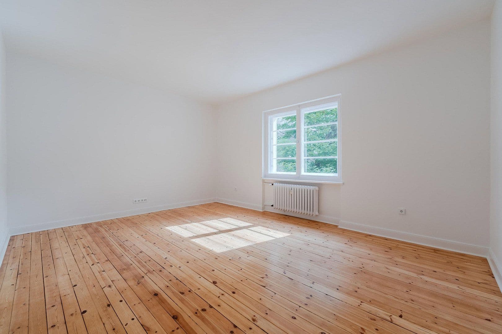 Predaj bytu 4-izbový 148 m², Düsseldorfer Str. 34, Berlin, Berlín Predaj bytu 4-izbový 148 m², Düsseldorfer Str. 34, Berlin, Berlín