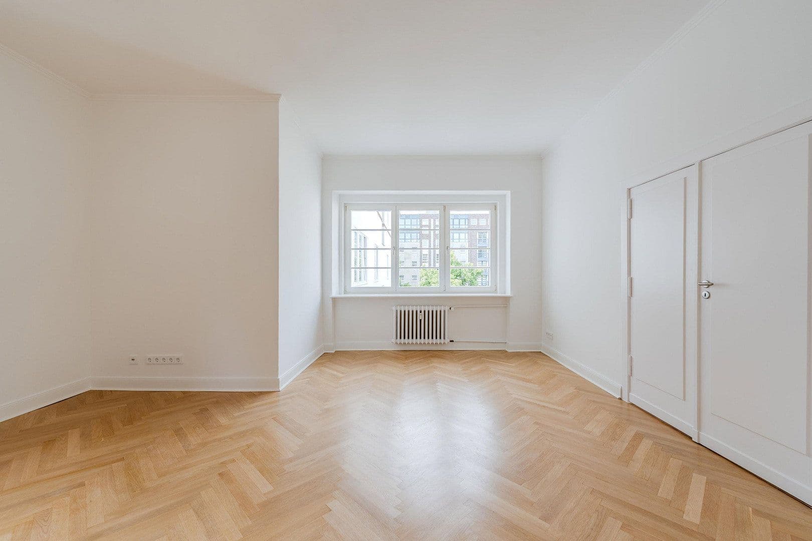 Predaj bytu 4-izbový 148 m², Düsseldorfer Str. 34, Berlin, Berlín Predaj bytu 4-izbový 148 m², Düsseldorfer Str. 34, Berlin, Berlín