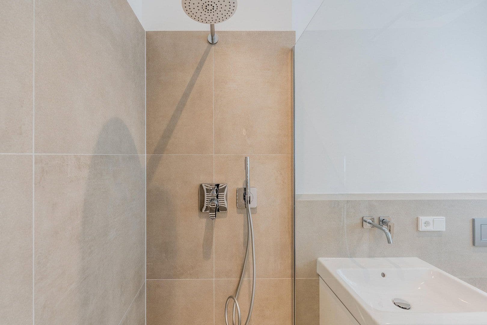 Predaj bytu 4-izbový 148 m², Düsseldorfer Str. 34, Berlin, Berlín Predaj bytu 4-izbový 148 m², Düsseldorfer Str. 34, Berlin, Berlín