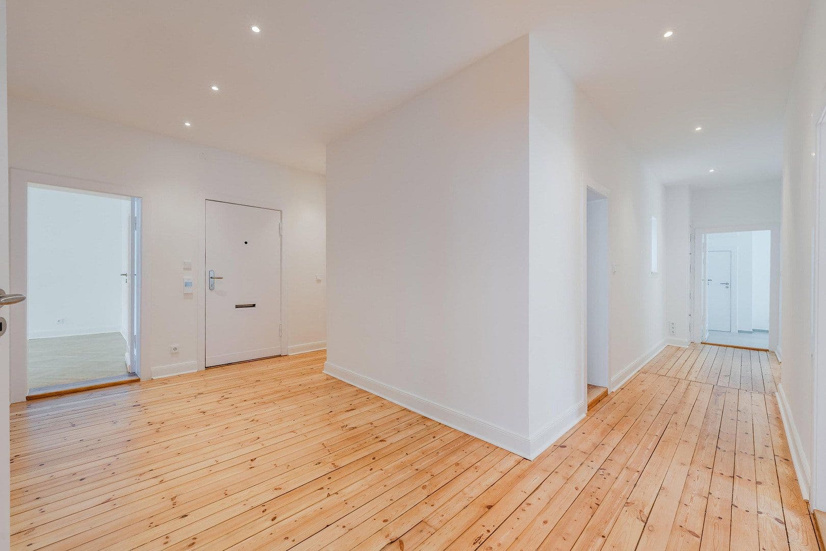 Predaj bytu 4-izbový 148 m², Düsseldorfer Str. 34, Berlin, Berlín Predaj bytu 4-izbový 148 m², Düsseldorfer Str. 34, Berlin, Berlín