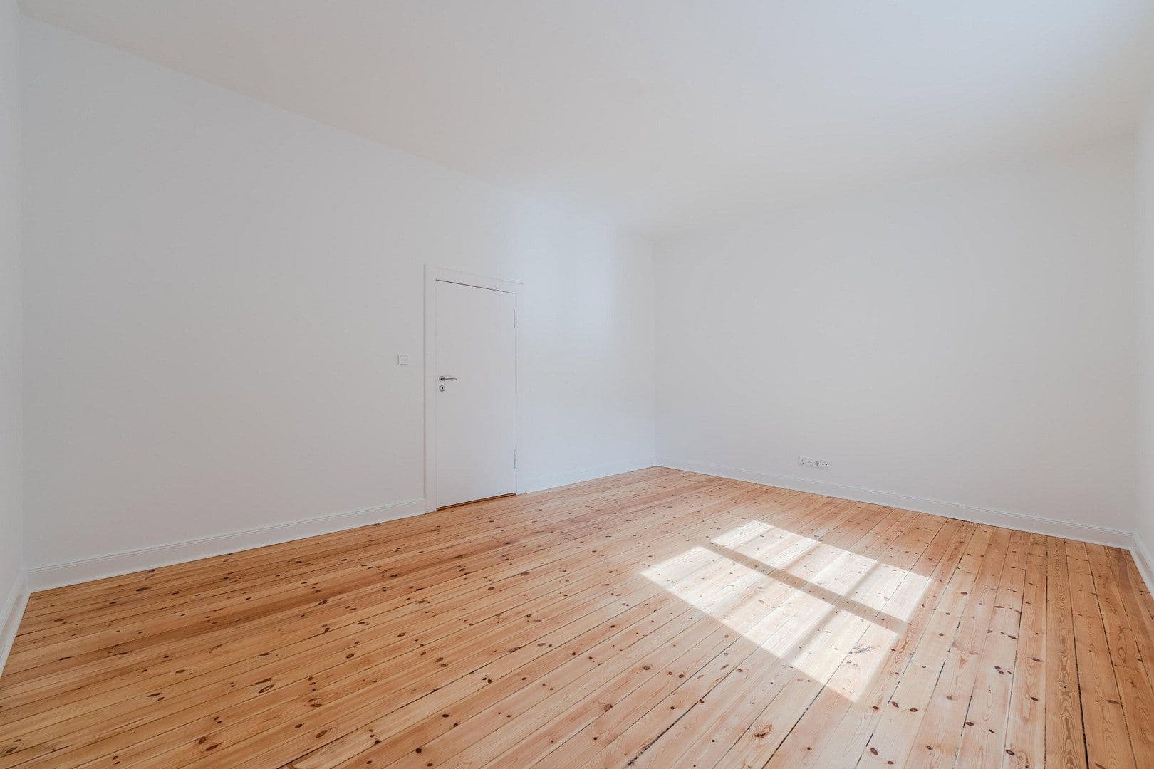 Predaj bytu 4-izbový 148 m², Düsseldorfer Str. 34, Berlin, Berlín Predaj bytu 4-izbový 148 m², Düsseldorfer Str. 34, Berlin, Berlín