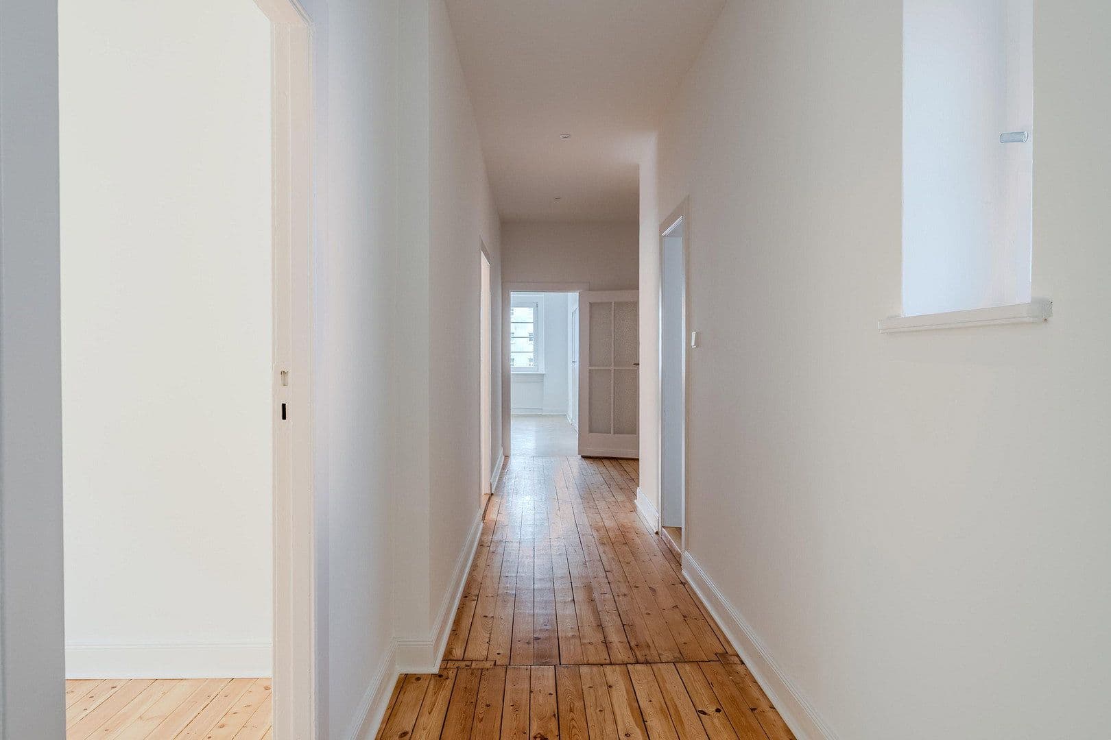 Predaj bytu 4-izbový 148 m², Düsseldorfer Str. 34, Berlin, Berlín Predaj bytu 4-izbový 148 m², Düsseldorfer Str. 34, Berlin, Berlín