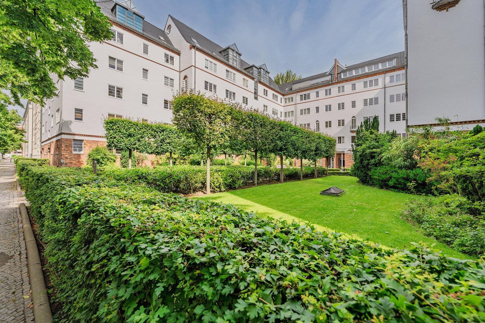 Predaj bytu 4-izbový 148 m², Düsseldorfer Str. 34, Berlin, Berlín Predaj bytu 4-izbový 148 m², Düsseldorfer Str. 34, Berlin, Berlín