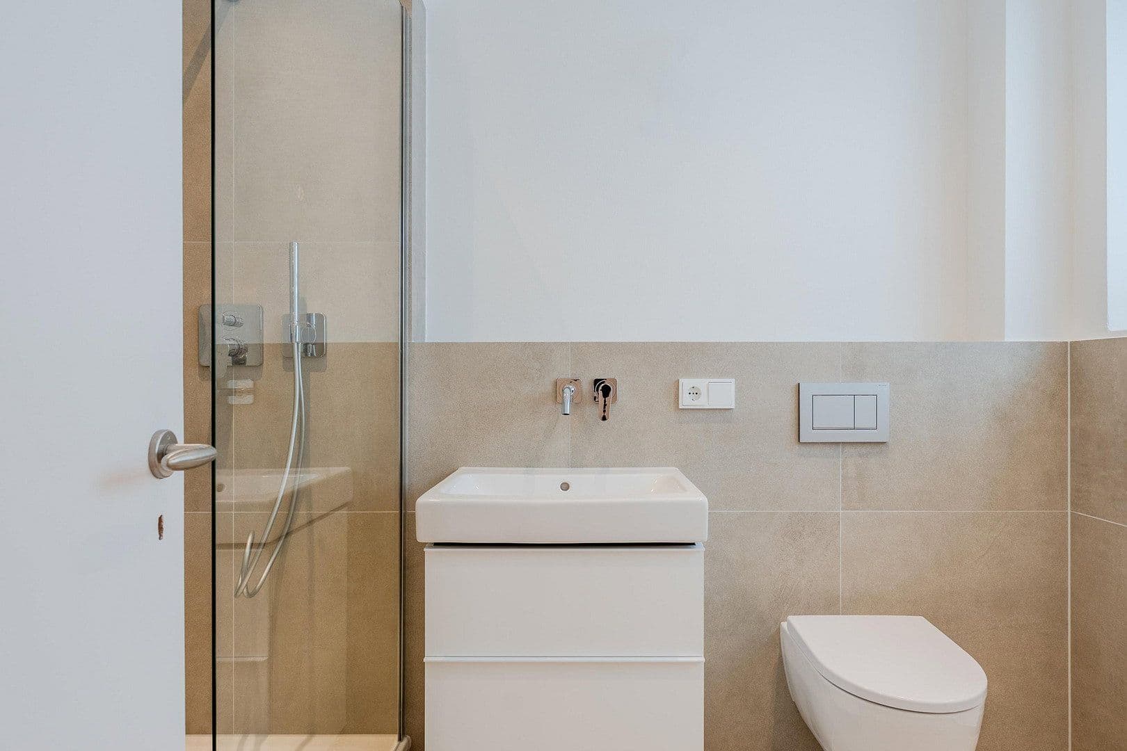 Predaj bytu 4-izbový 148 m², Düsseldorfer Str. 34, Berlin, Berlín Predaj bytu 4-izbový 148 m², Düsseldorfer Str. 34, Berlin, Berlín