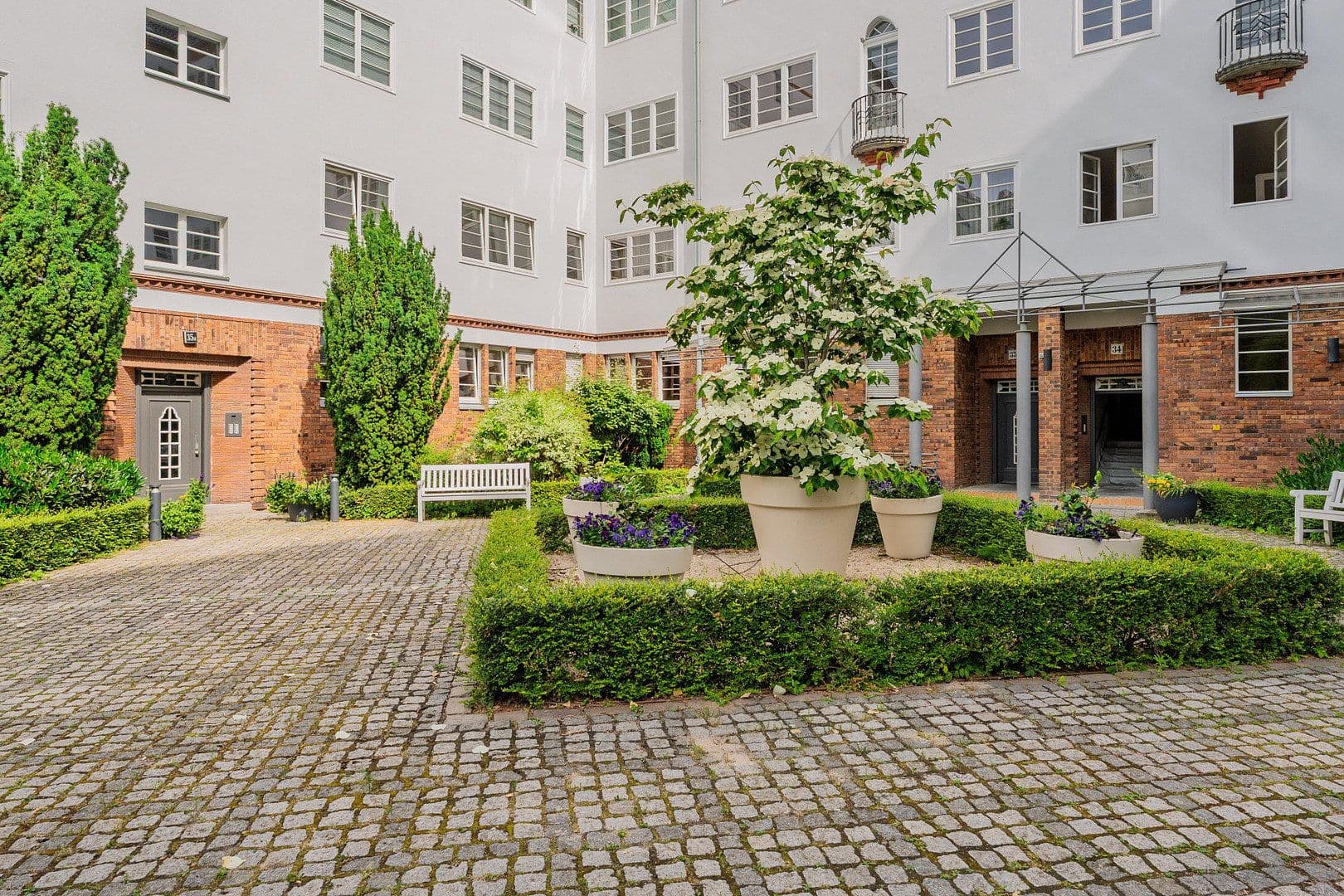 Predaj bytu 4-izbový 148 m², Düsseldorfer Str. 34, Berlin, Berlín Predaj bytu 4-izbový 148 m², Düsseldorfer Str. 34, Berlin, Berlín
