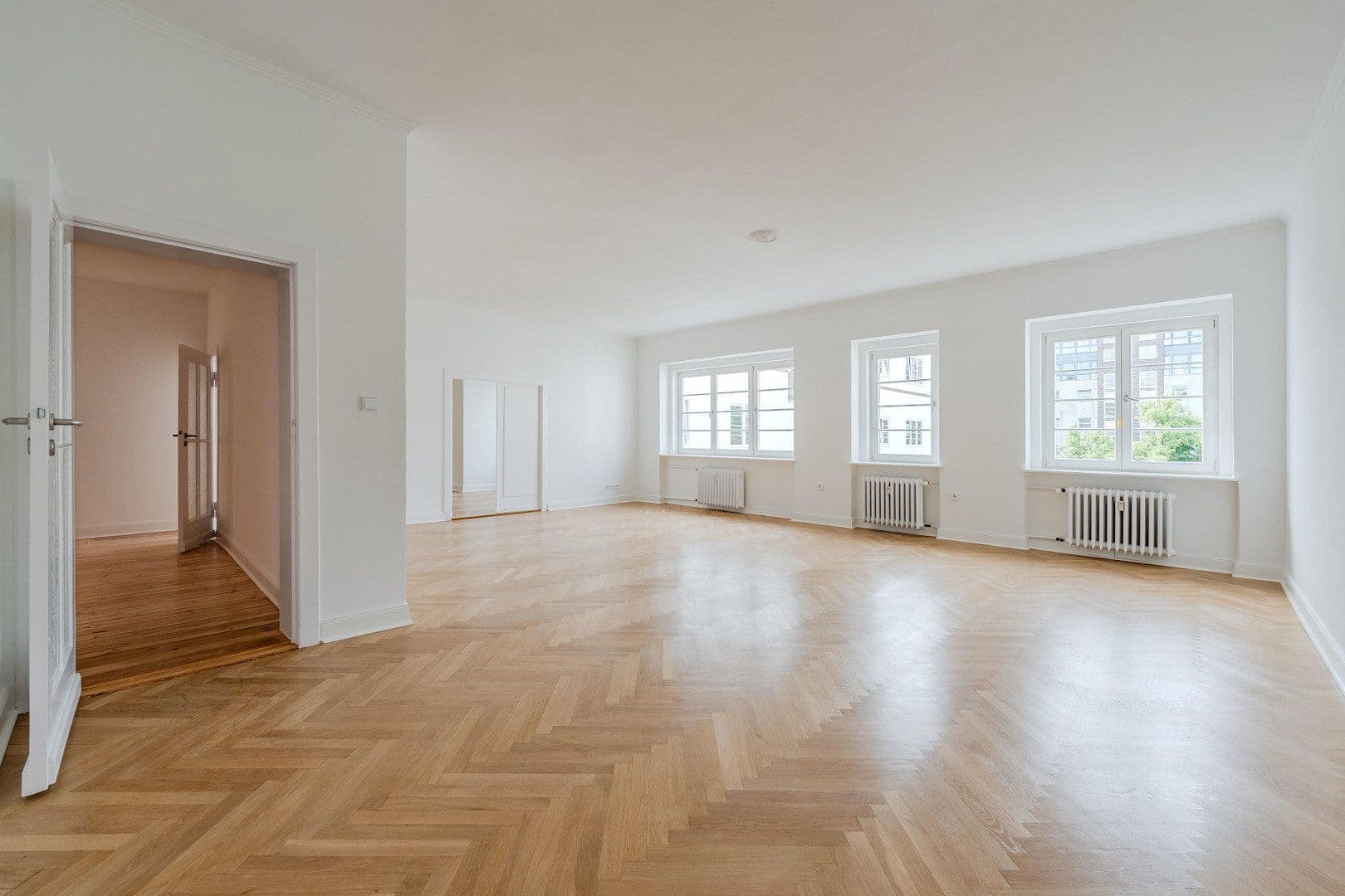 Predaj bytu 4-izbový 148 m², Düsseldorfer Str. 34, Berlin, Berlín Predaj bytu 4-izbový 148 m², Düsseldorfer Str. 34, Berlin, Berlín