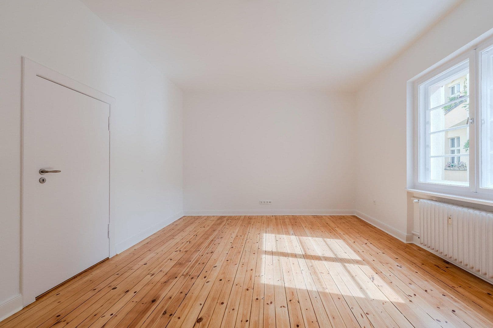 Predaj bytu 4-izbový 148 m², Düsseldorfer Str. 34, Berlin, Berlín Predaj bytu 4-izbový 148 m², Düsseldorfer Str. 34, Berlin, Berlín