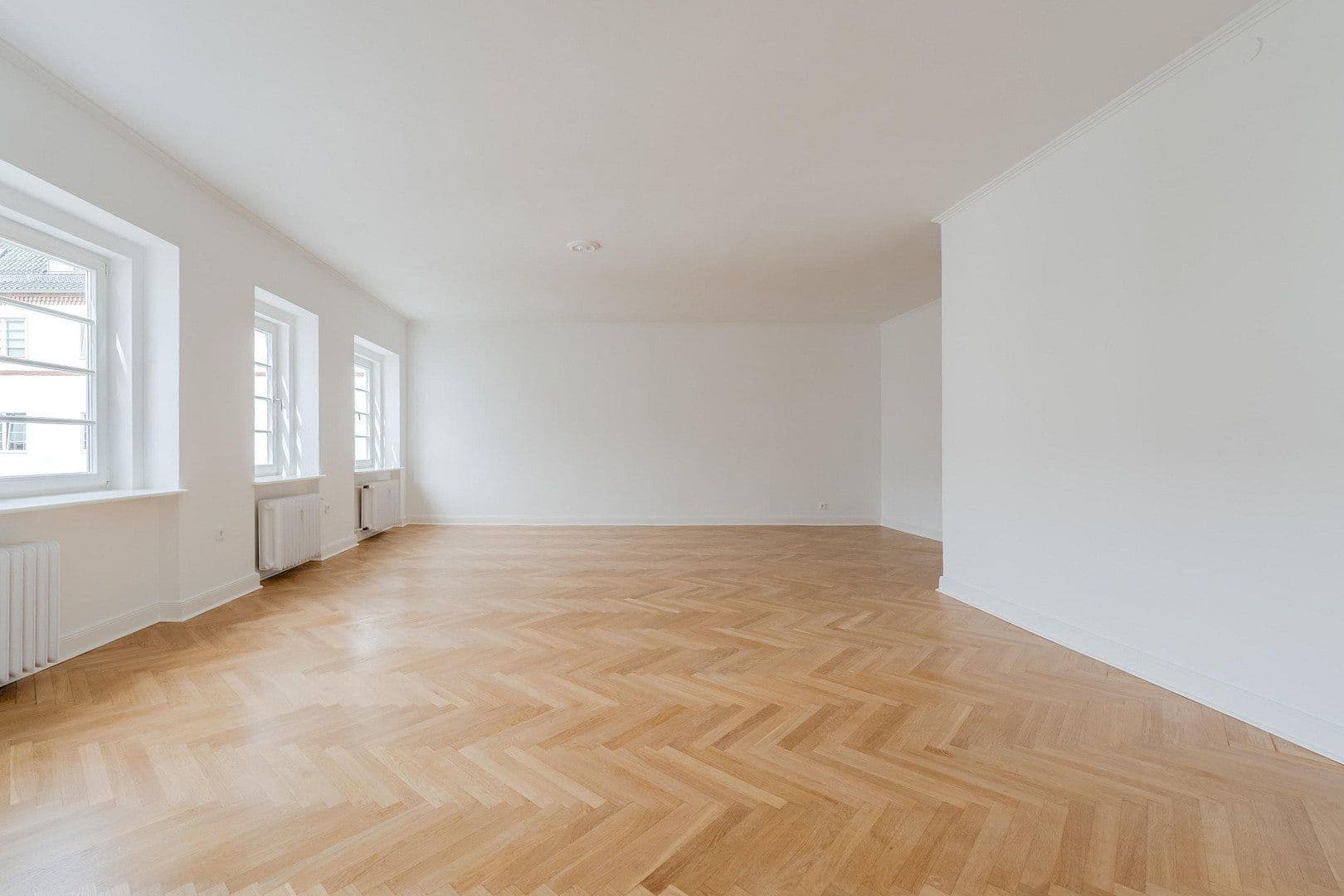 Predaj bytu 4-izbový 148 m², Düsseldorfer Str. 34, Berlin, Berlín Predaj bytu 4-izbový 148 m², Düsseldorfer Str. 34, Berlin, Berlín