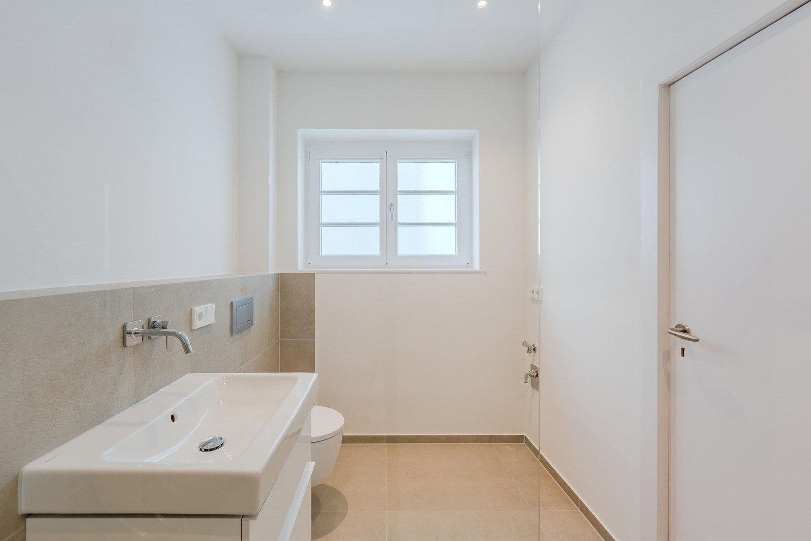 Predaj bytu 4-izbový 148 m², Düsseldorfer Str. 34, Berlin, Berlín Predaj bytu 4-izbový 148 m², Düsseldorfer Str. 34, Berlin, Berlín