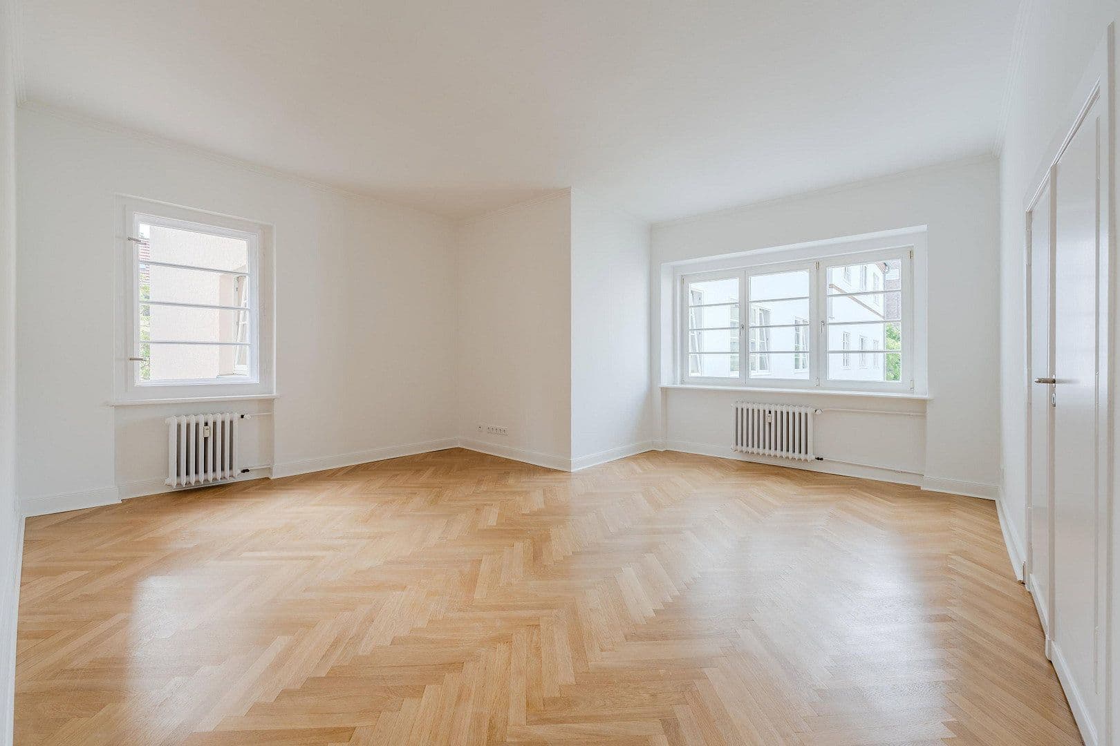 Predaj bytu 4-izbový 148 m², Düsseldorfer Str. 34, Berlin, Berlín Predaj bytu 4-izbový 148 m², Düsseldorfer Str. 34, Berlin, Berlín