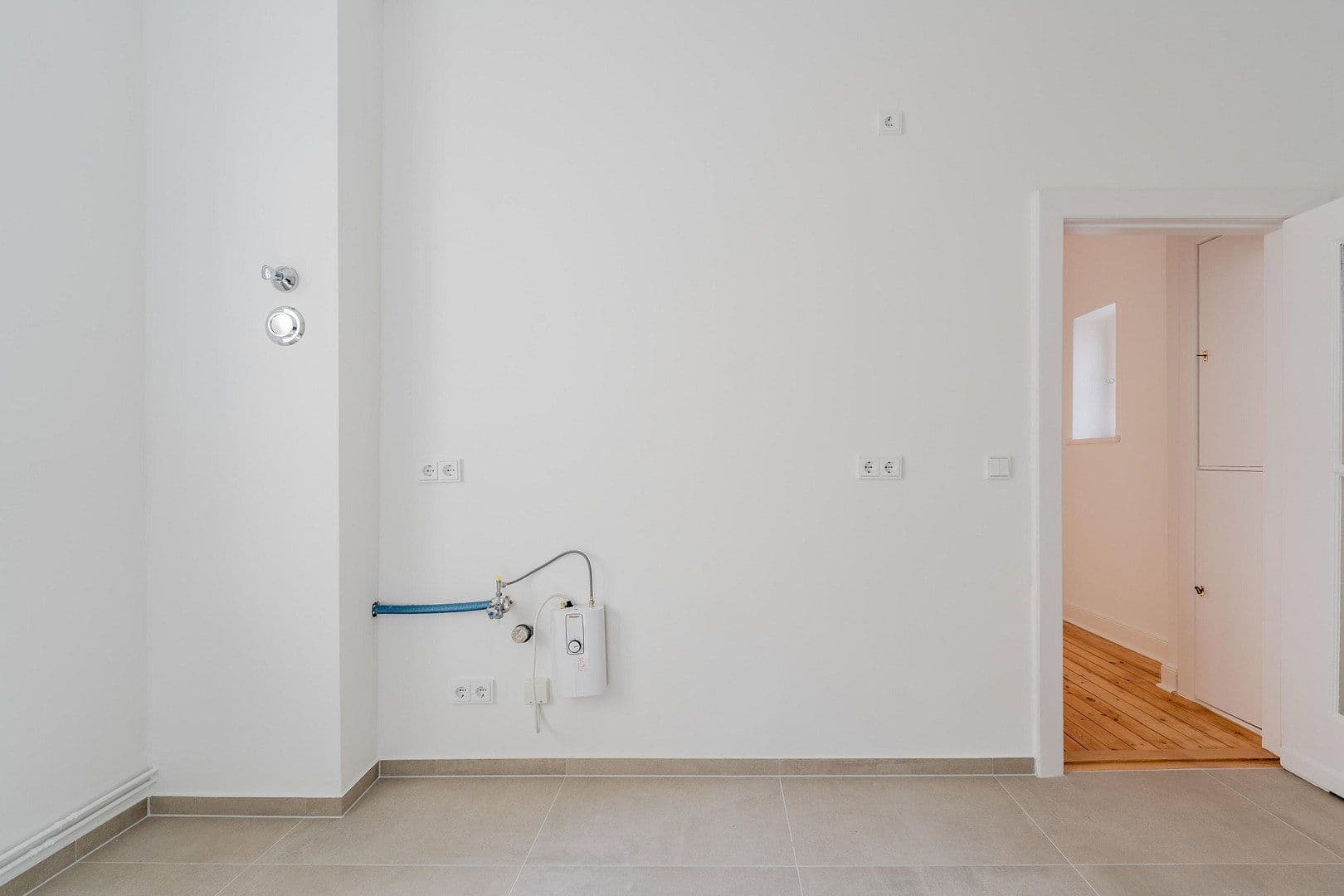 Predaj bytu 4-izbový 148 m², Düsseldorfer Str. 34, Berlin, Berlín Predaj bytu 4-izbový 148 m², Düsseldorfer Str. 34, Berlin, Berlín