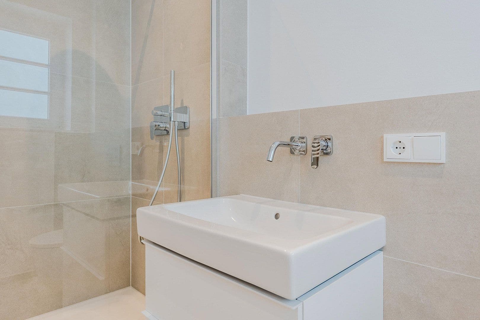 Predaj bytu 4-izbový 148 m², Düsseldorfer Str. 34, Berlin, Berlín Predaj bytu 4-izbový 148 m², Düsseldorfer Str. 34, Berlin, Berlín