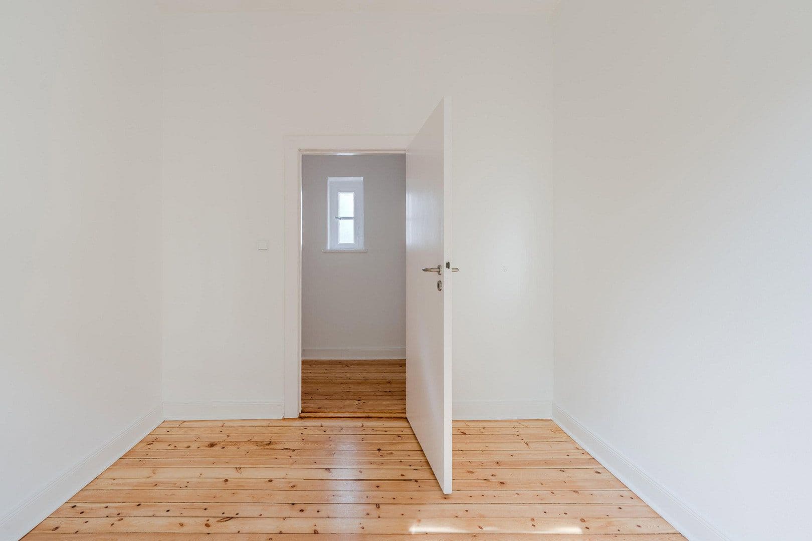 Predaj bytu 4-izbový 148 m², Düsseldorfer Str. 34, Berlin, Berlín Predaj bytu 4-izbový 148 m², Düsseldorfer Str. 34, Berlin, Berlín