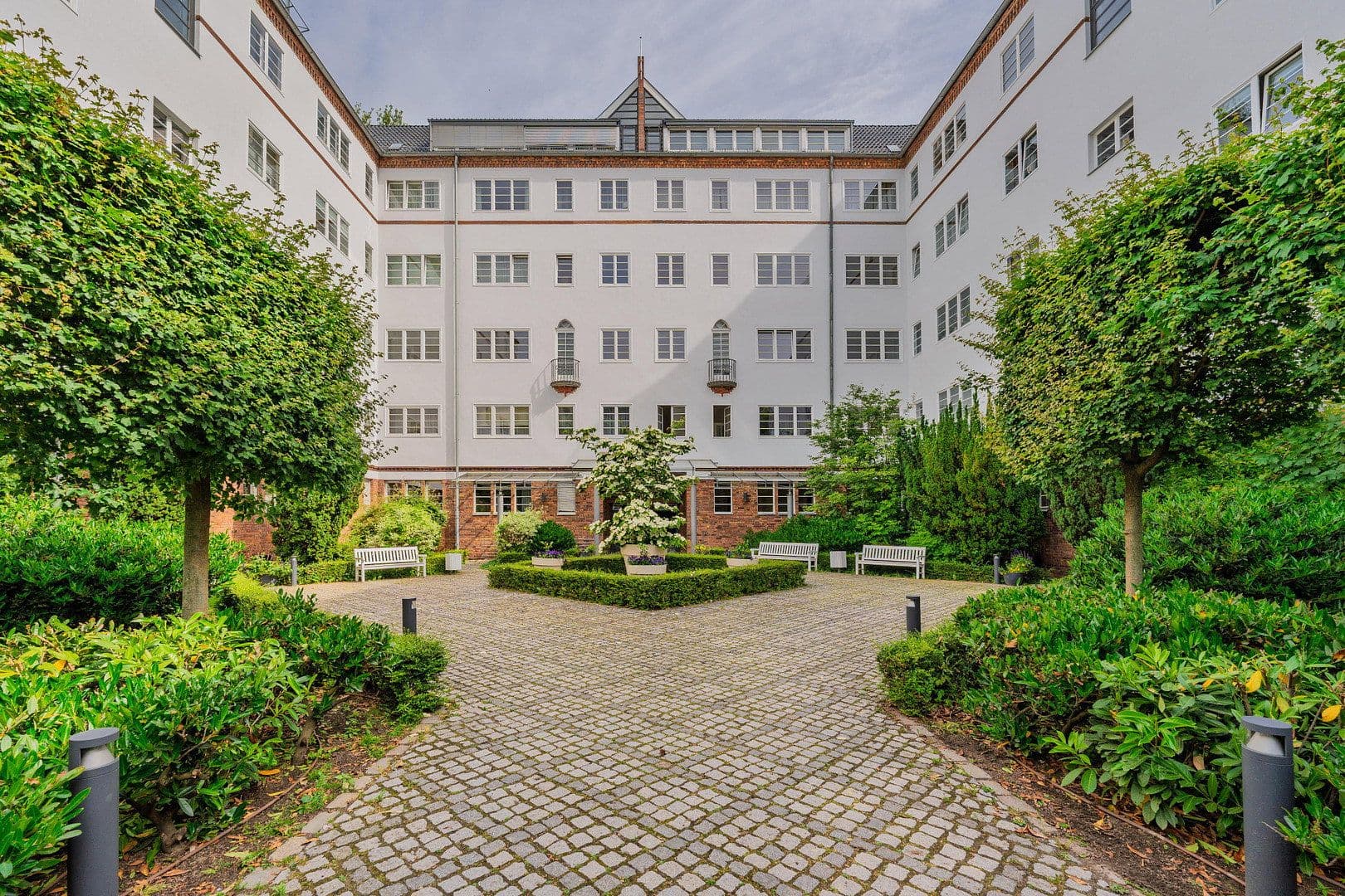 Predaj bytu 4-izbový 148 m², Düsseldorfer Str. 34, Berlin, Berlín Predaj bytu 4-izbový 148 m², Düsseldorfer Str. 34, Berlin, Berlín